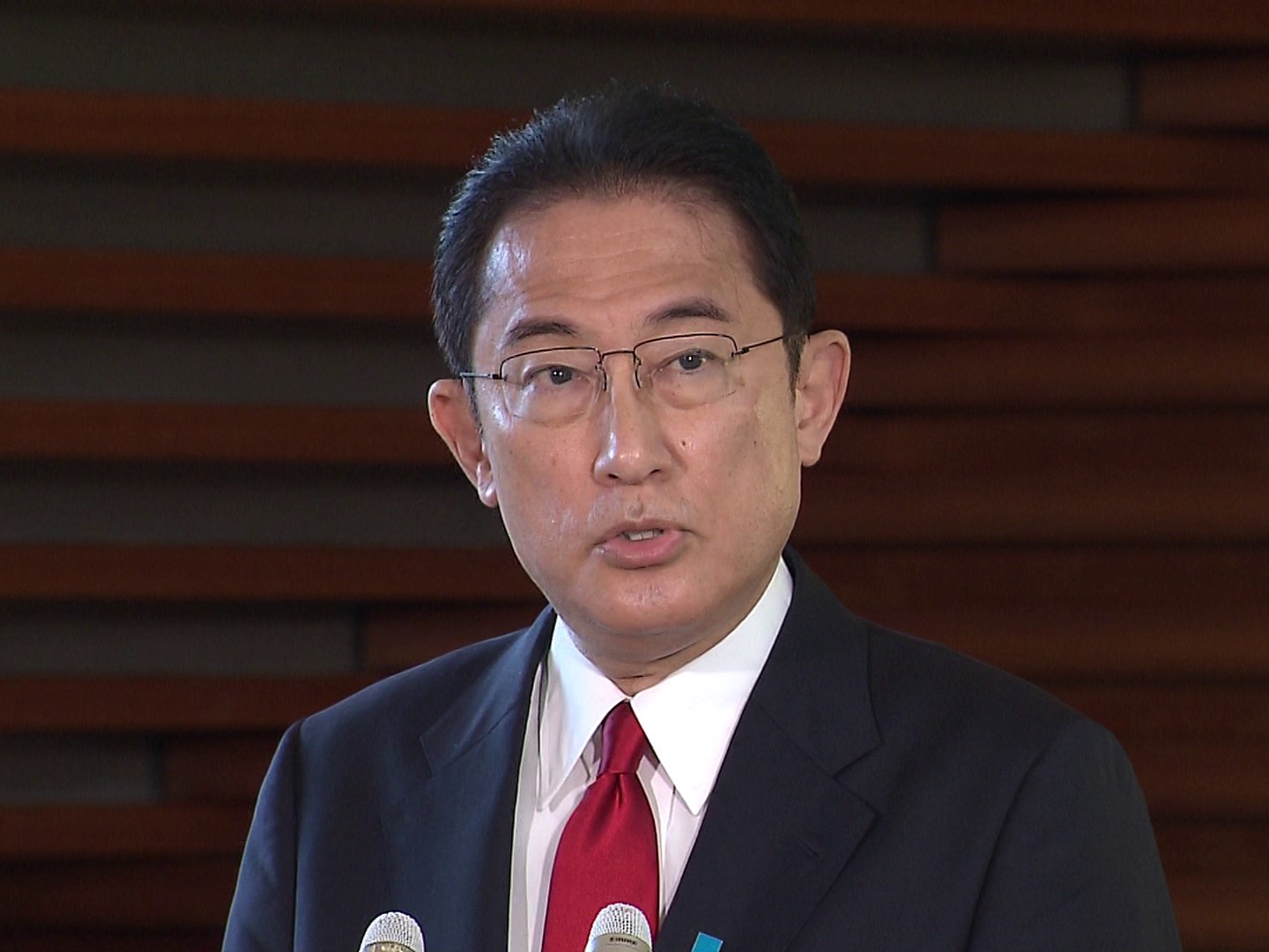 关于原油价格高涨的记者会