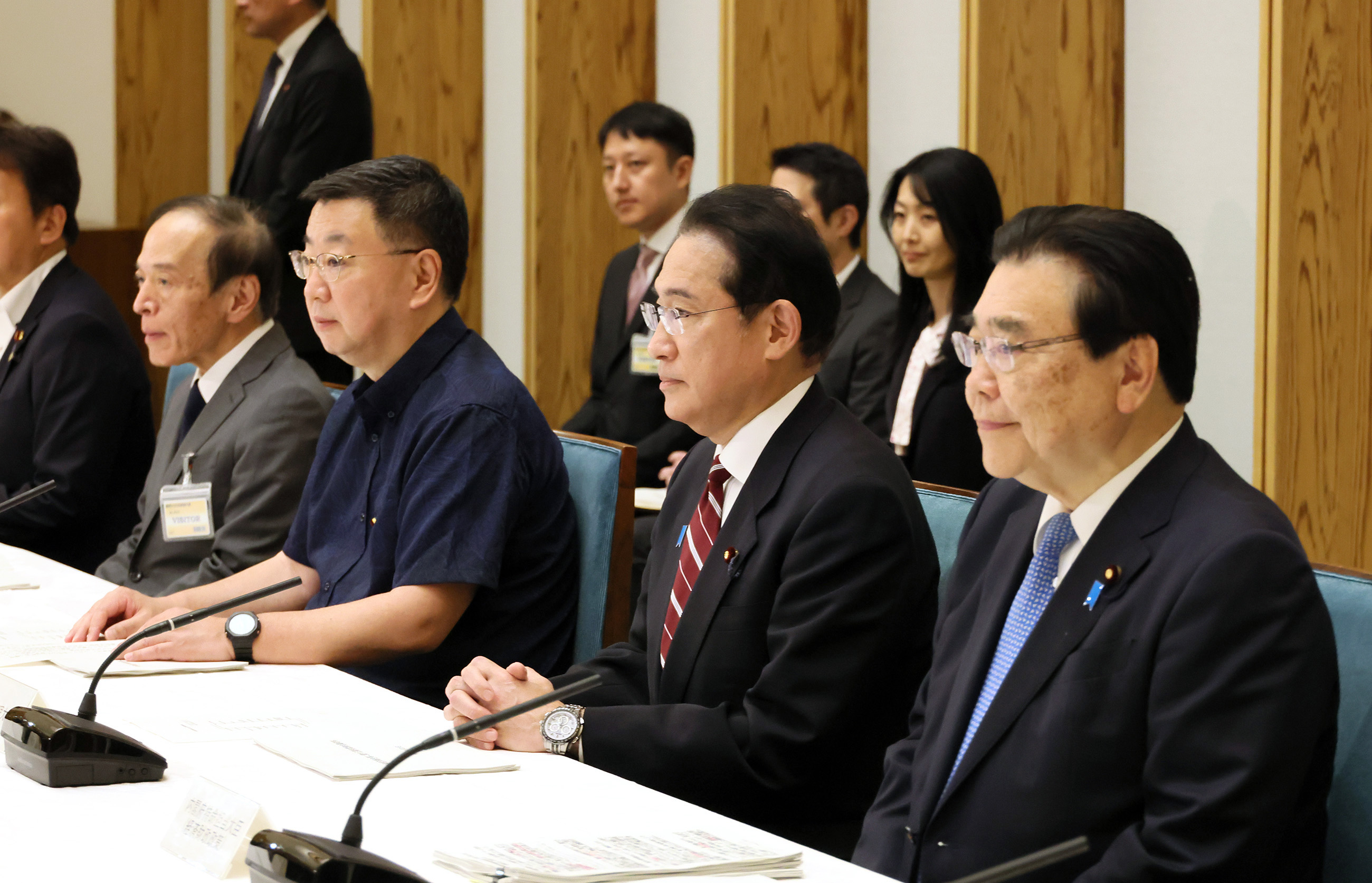 出席有关月度经济报告等的相关阁僚会议