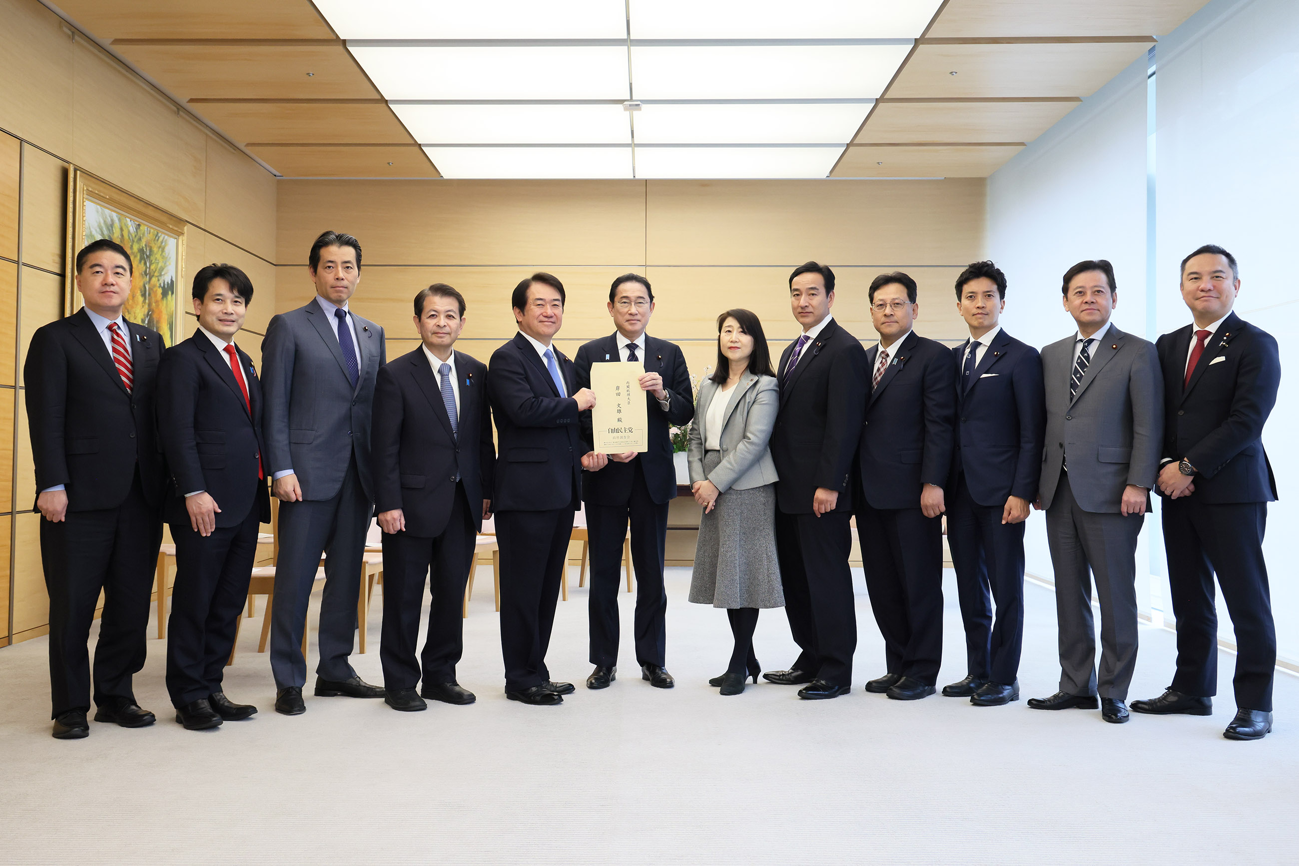 接受自由民主党・中小微企业・小规模事业者政策调查会,竞争政策调查会的建议书