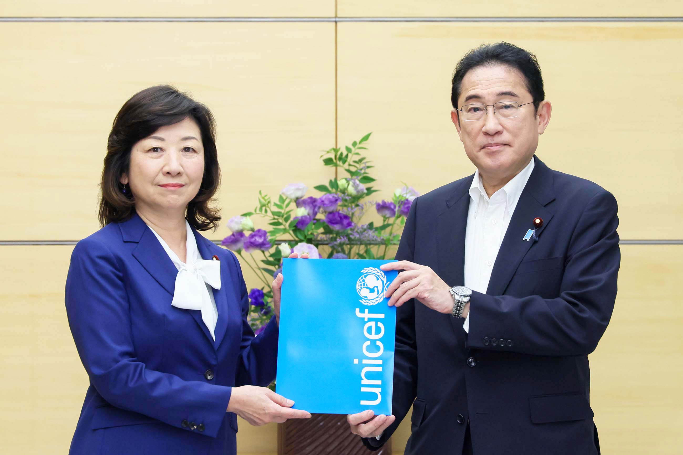 岸田首相接受拜会2