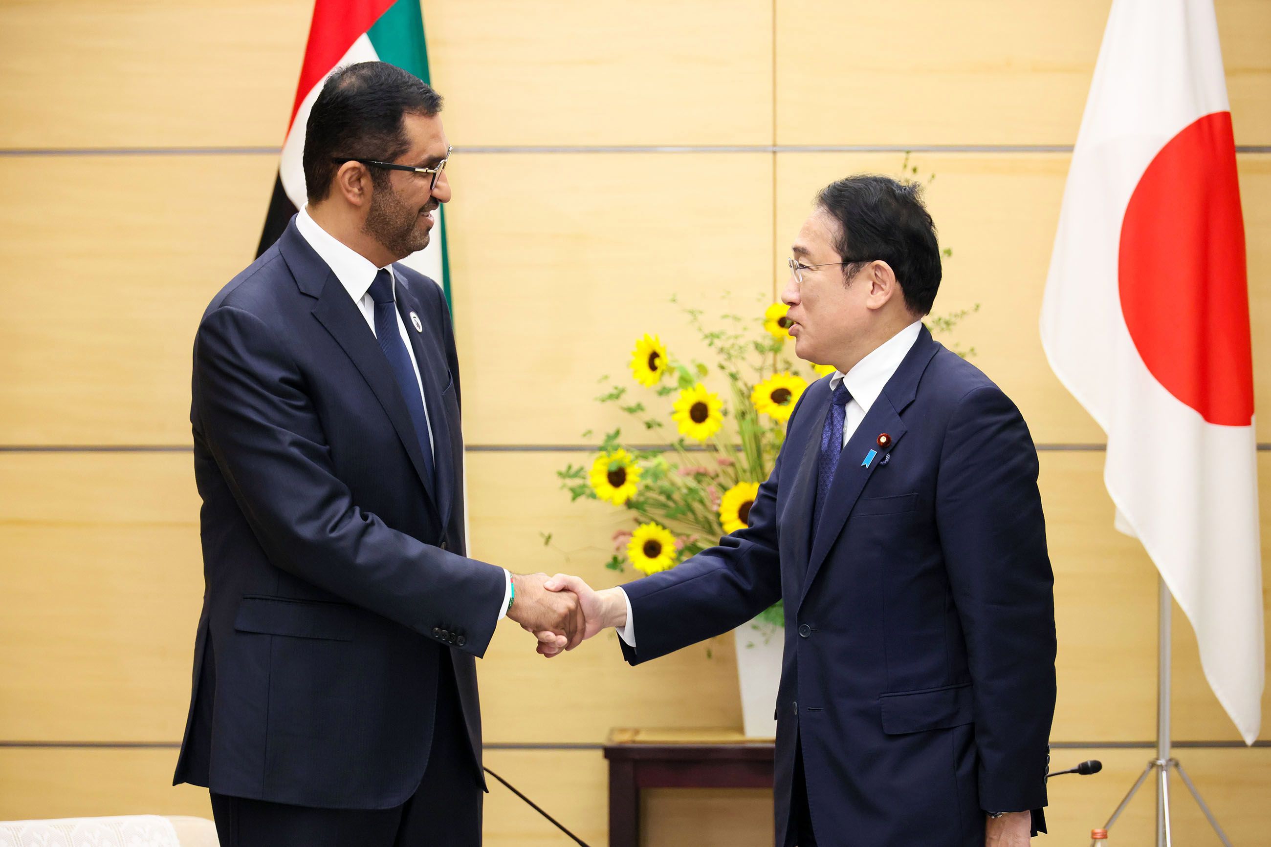 岸田首相接受拜会2