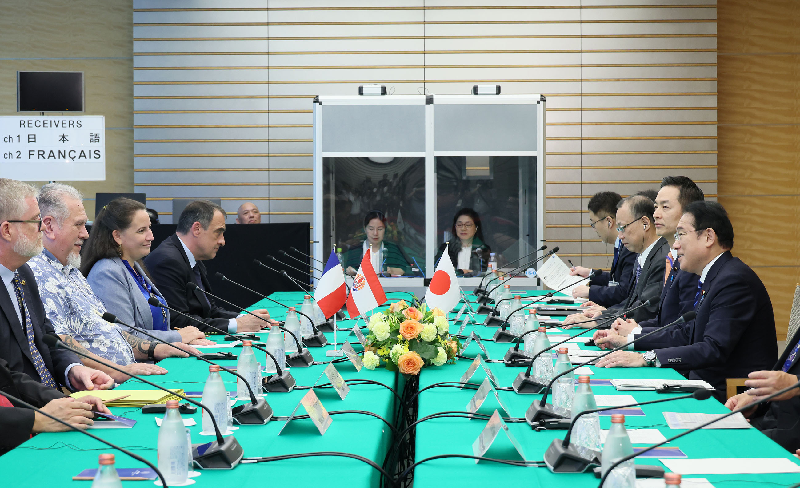 岸田首相接受法属波利尼西亚海外属地总统的拜会4