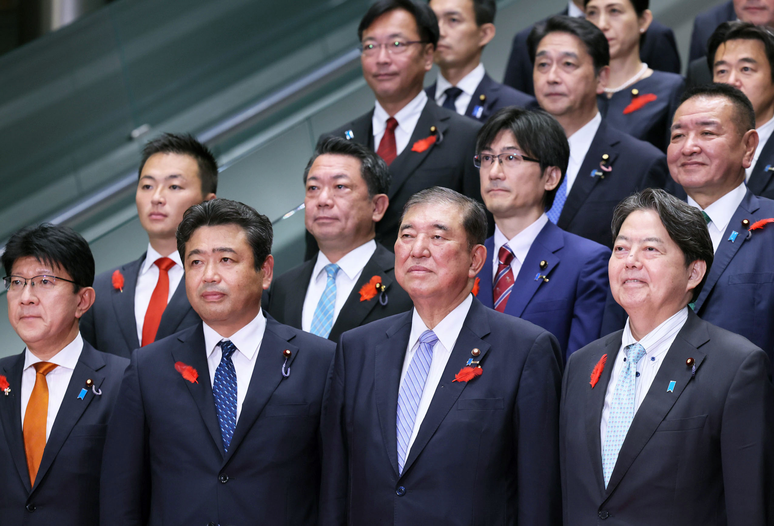 首次大臣政务官会议及合影留念