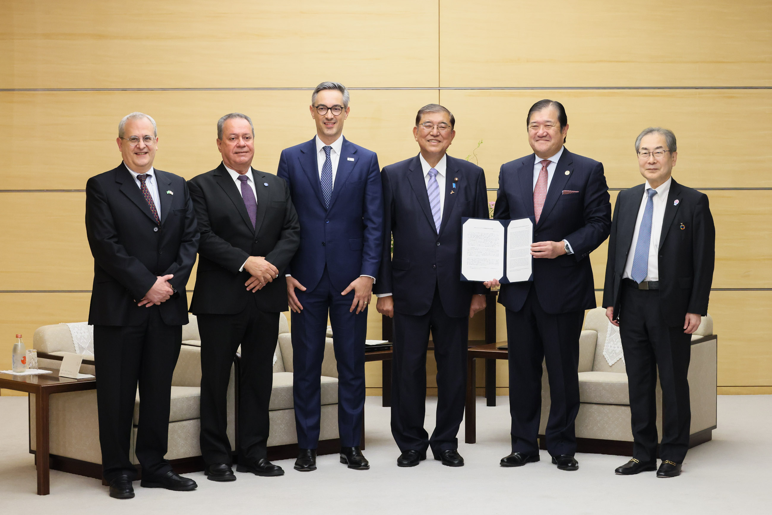 会见日本巴西经济联合委员会一行