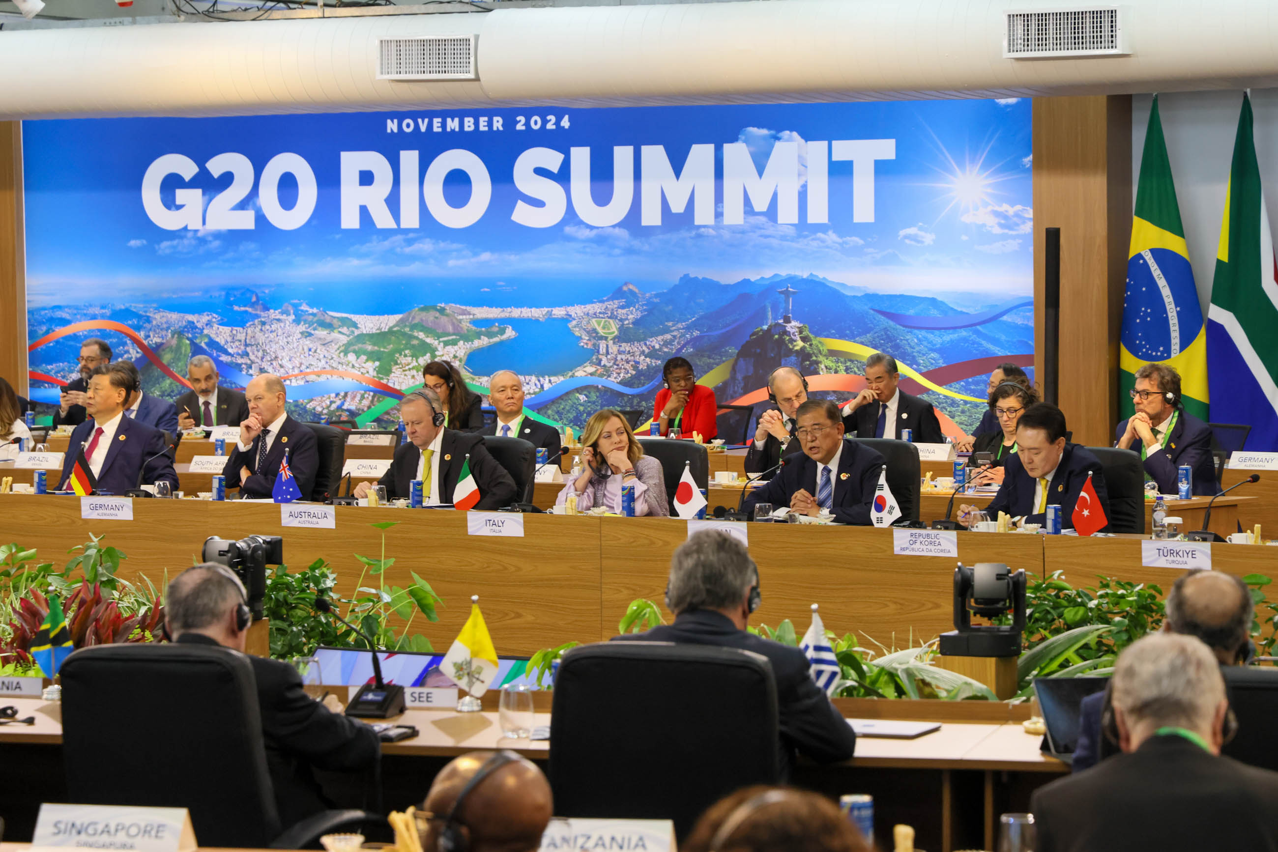 关于G20首脑会议及各国首脑会谈-第1天-