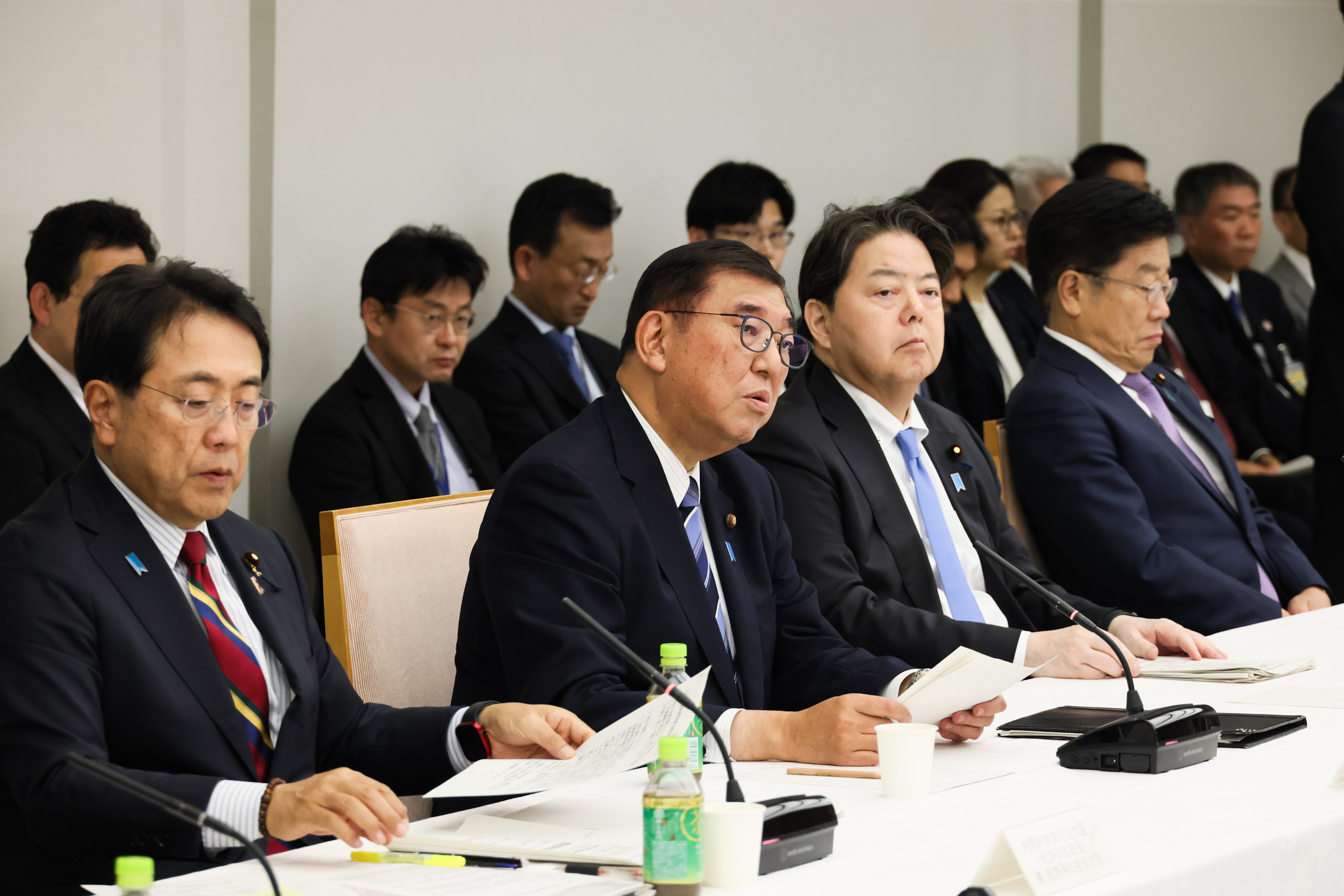 召开经济财政咨询会议