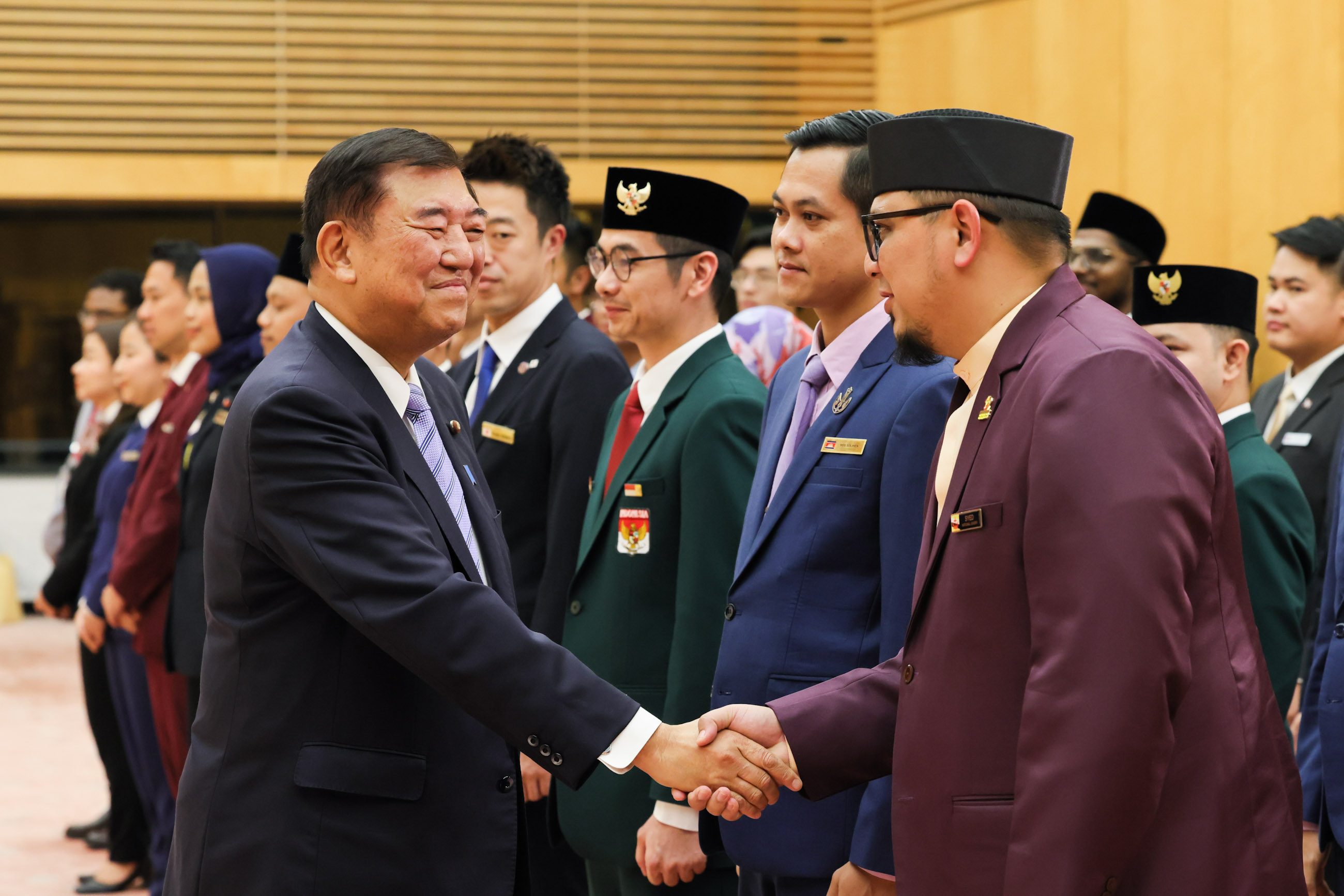 会见东南亚青年之船代表团成员