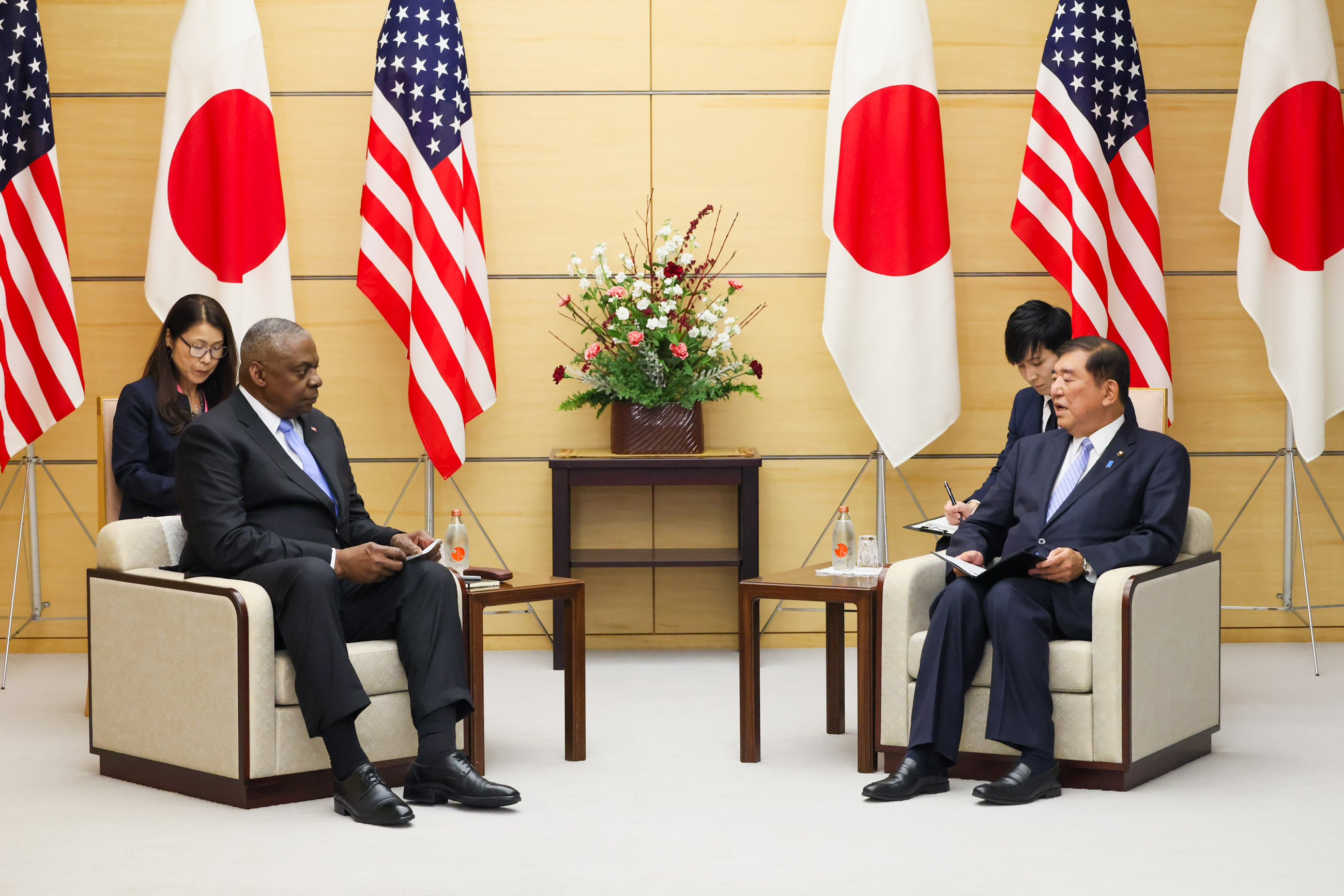 石破首相接受拜会3