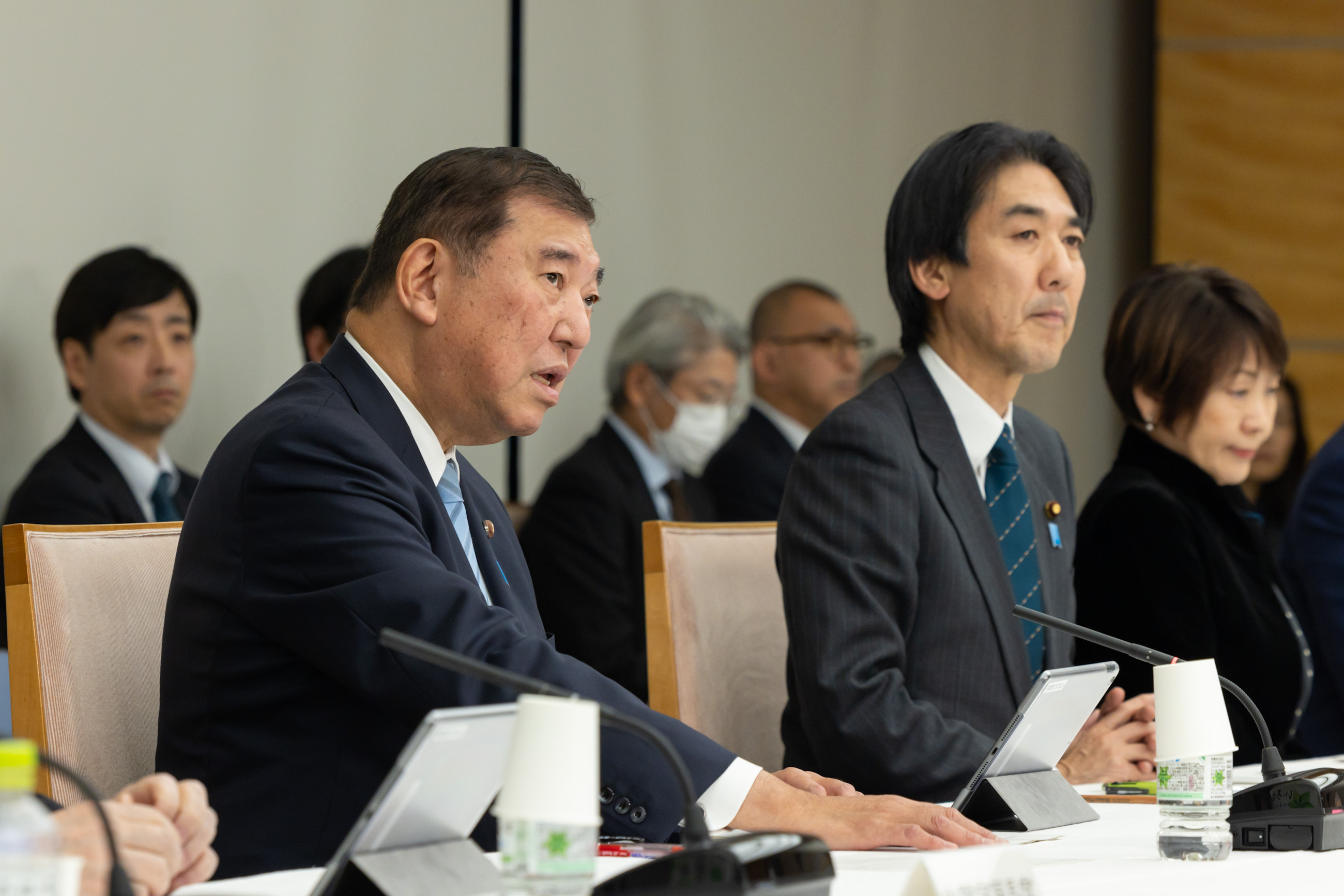 召开综合科学技术与创新会议