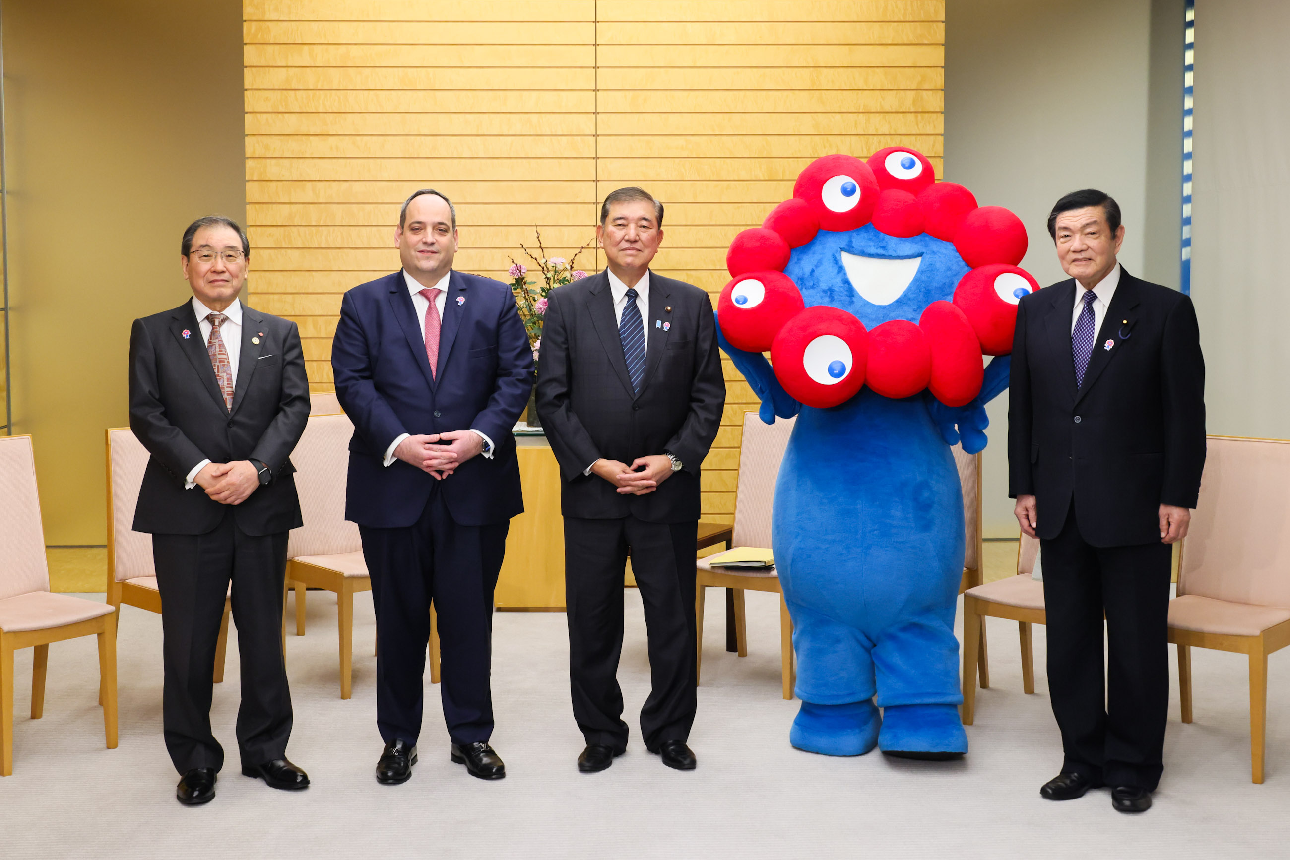 会见国际展览局秘书长科肯切斯