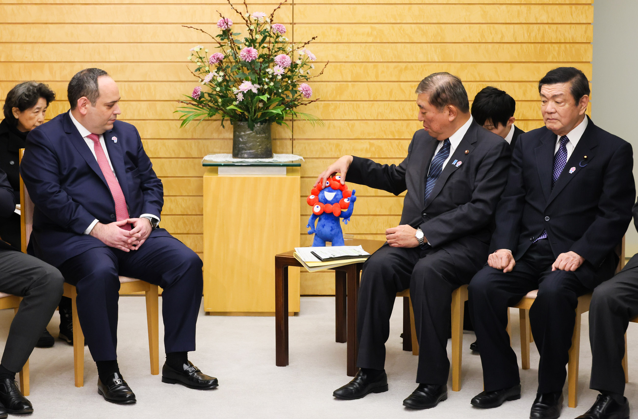 石破首相接受拜会4