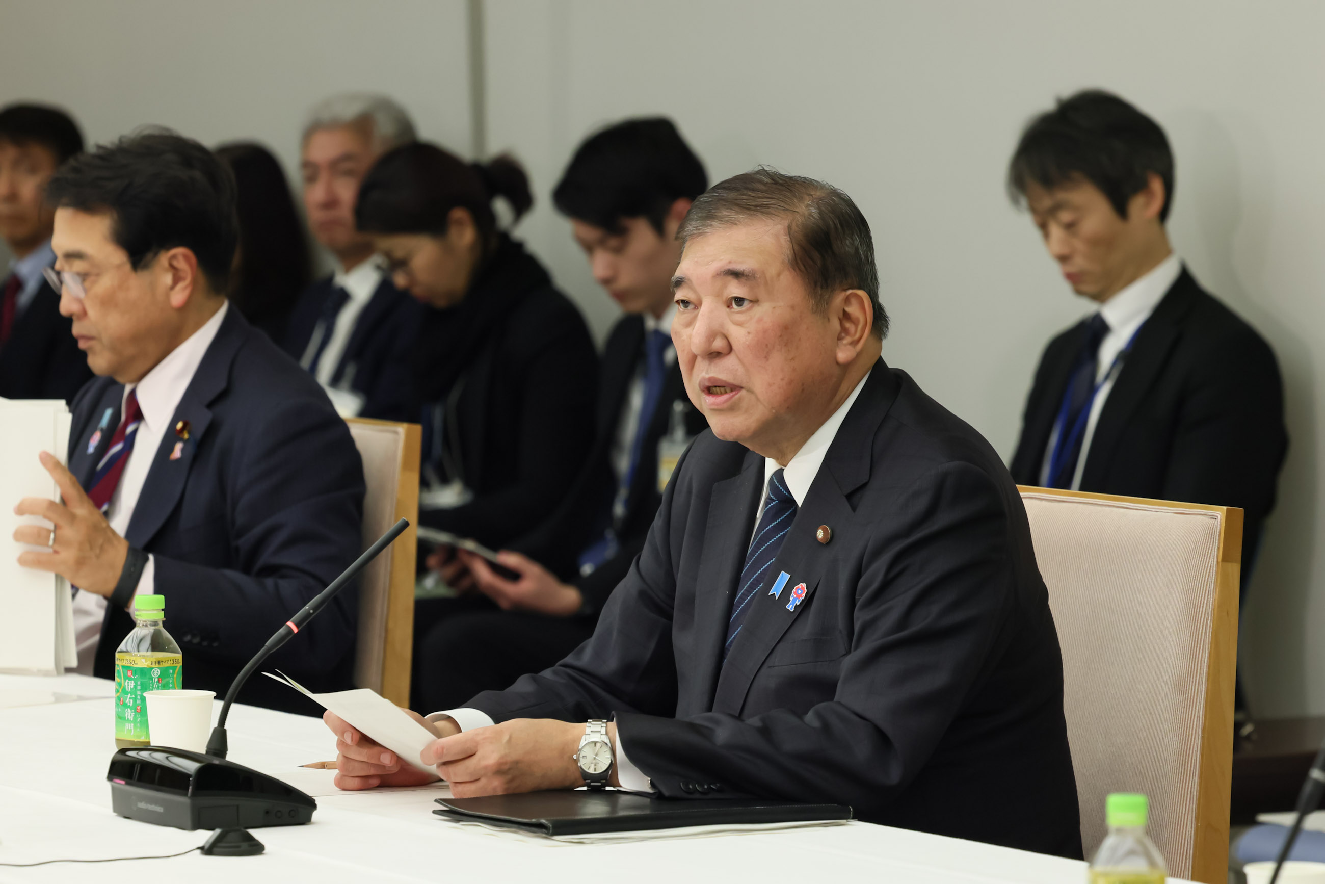 召开经济财政咨询会议