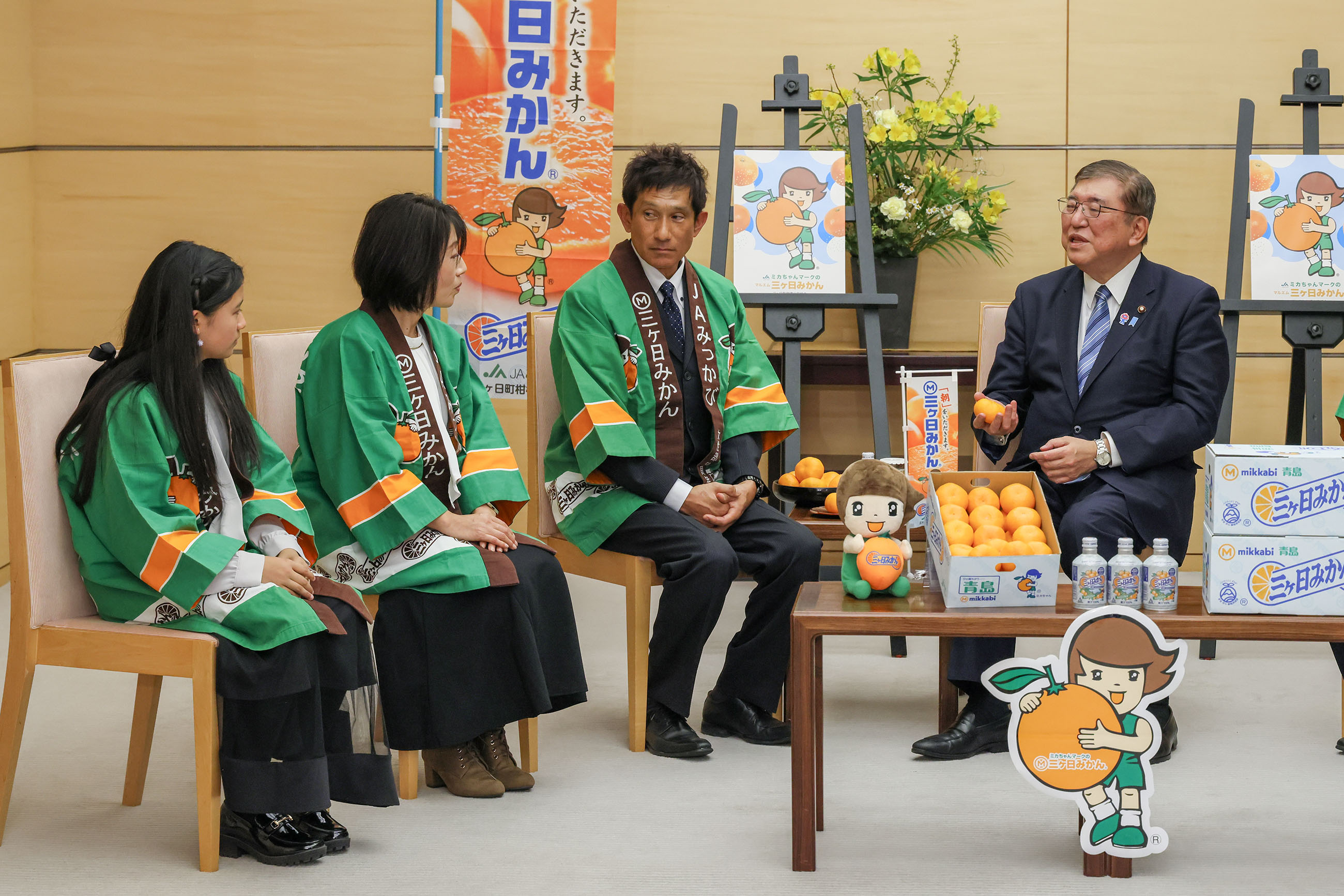 石破首相接受赠送3