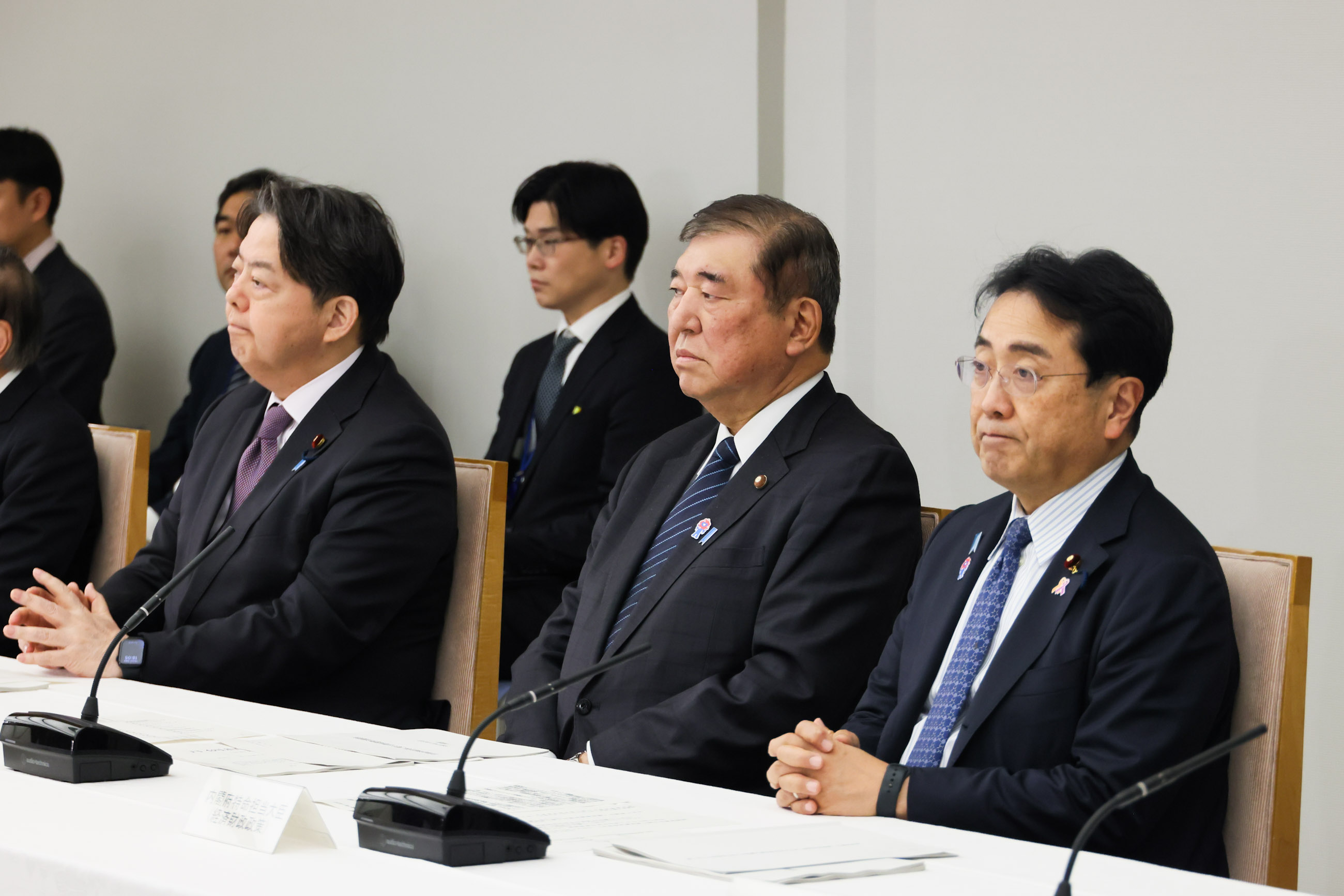 出席月例经济报告等相关阁僚会议