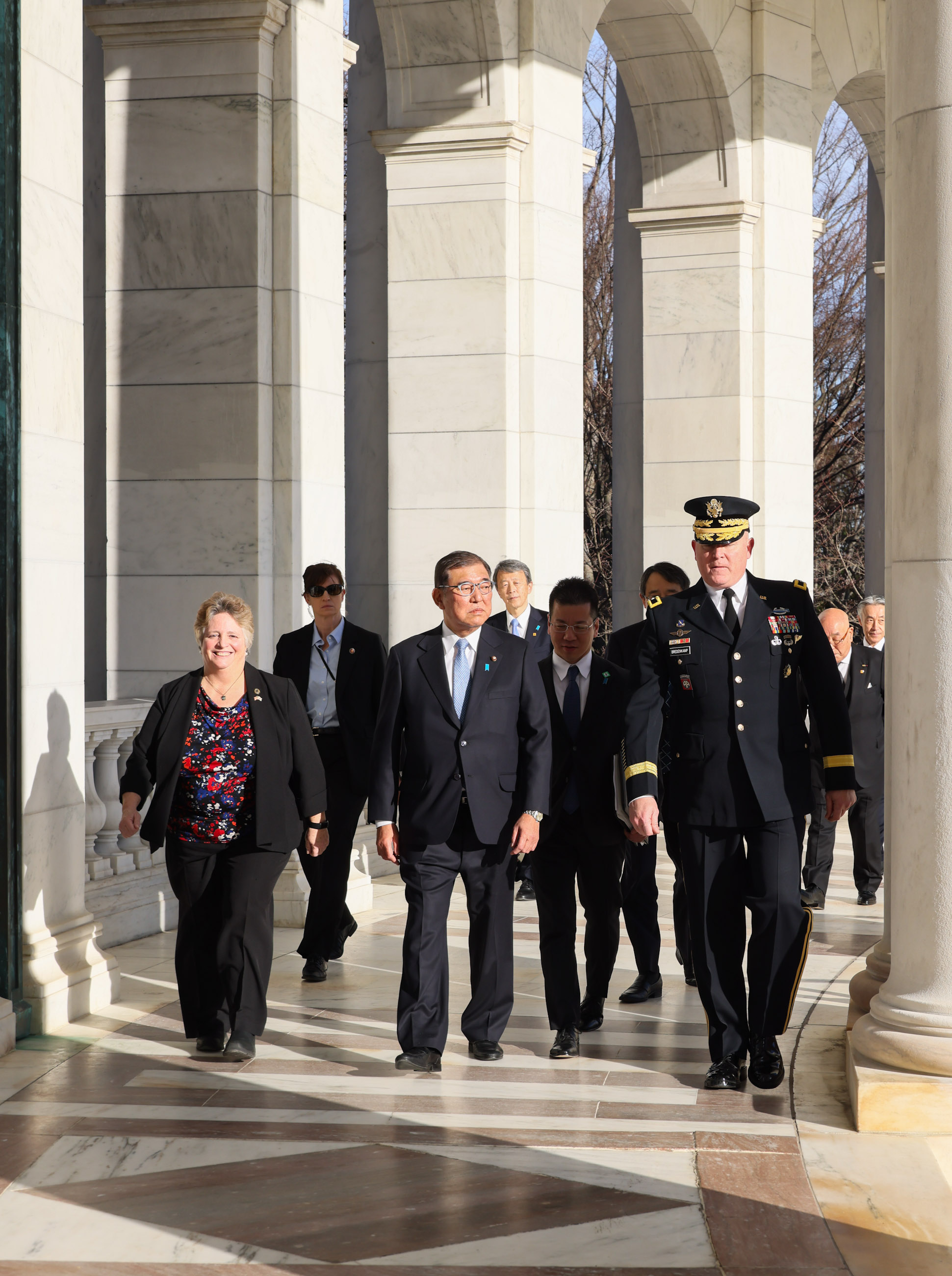 石破首相访问阿灵顿国家公墓3
