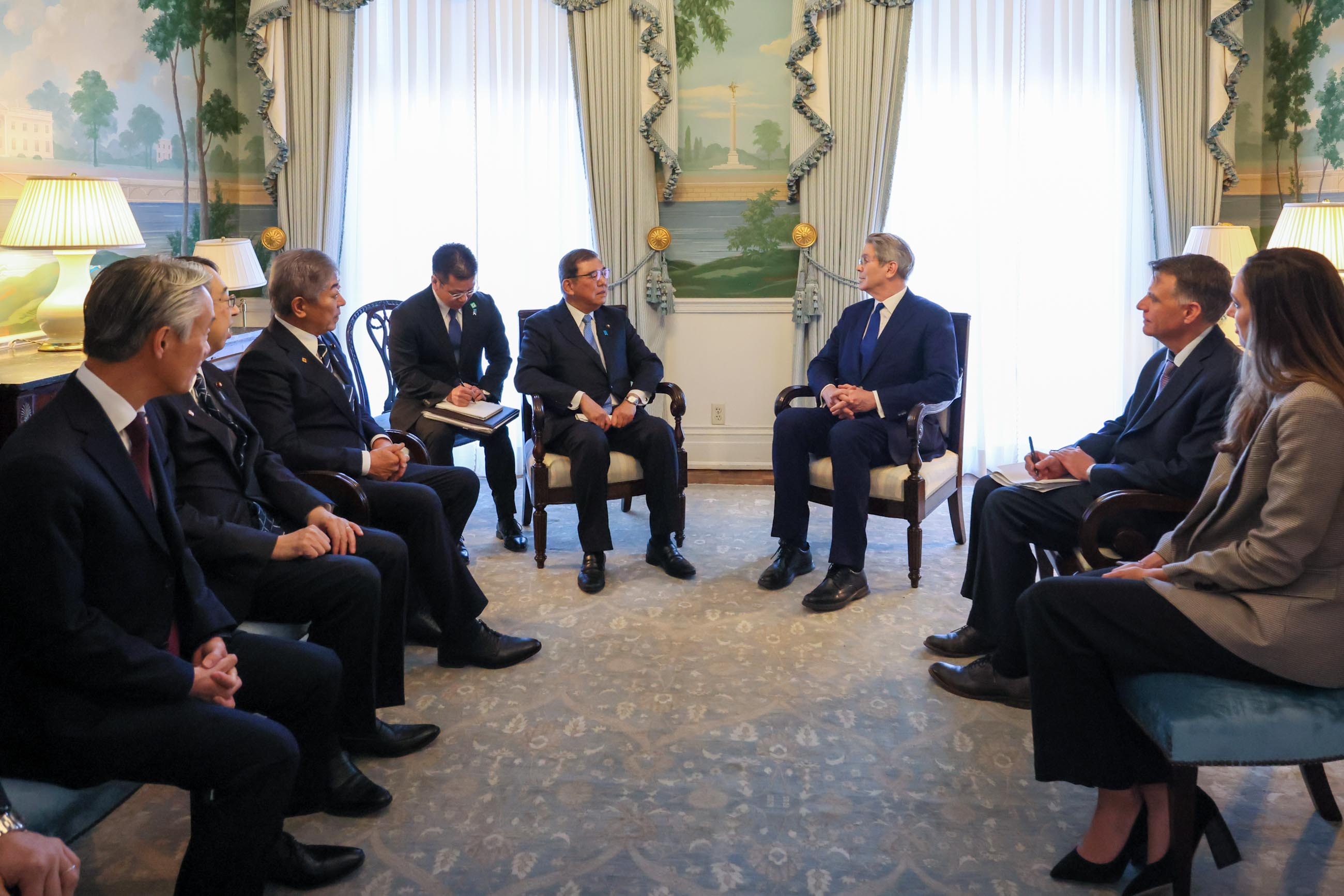 石破首相会见贝森特财政部长