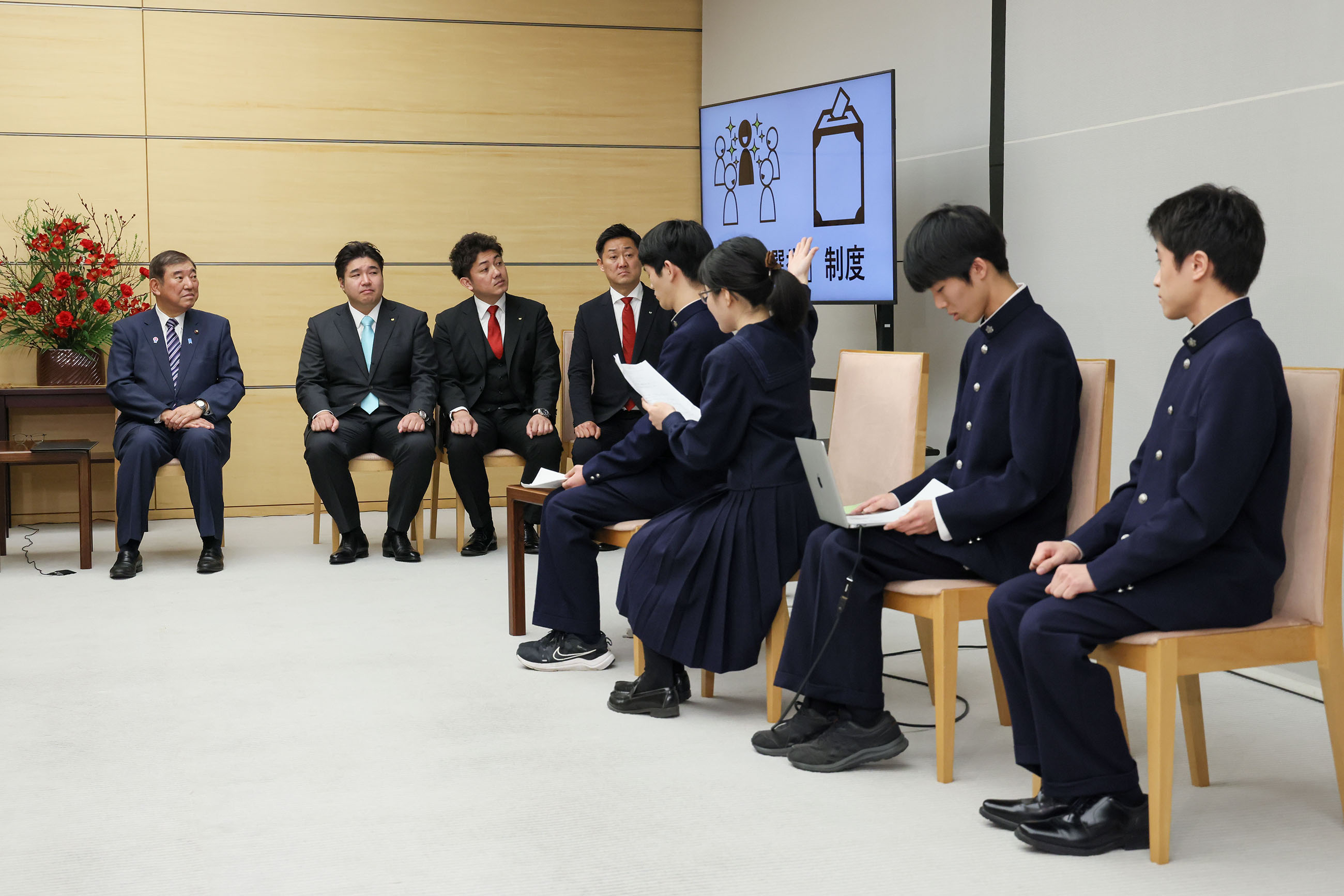 石破首相接受拜会3