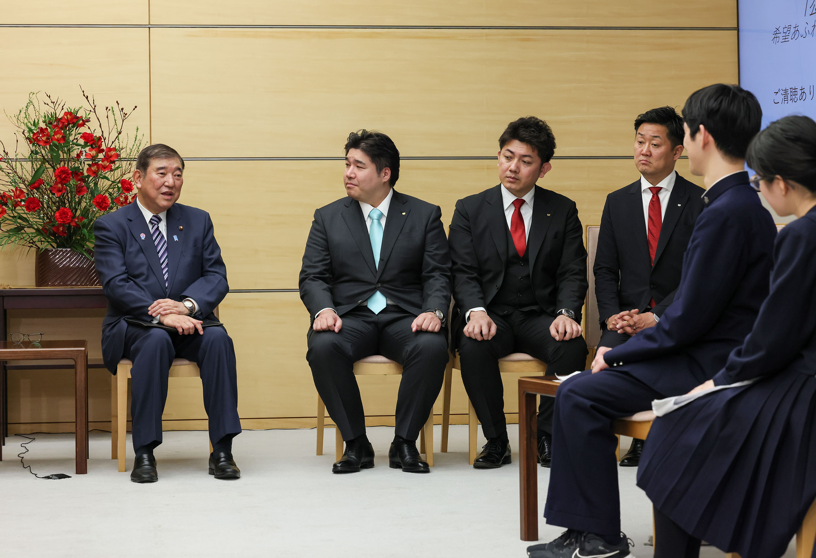 石破首相接受拜会5