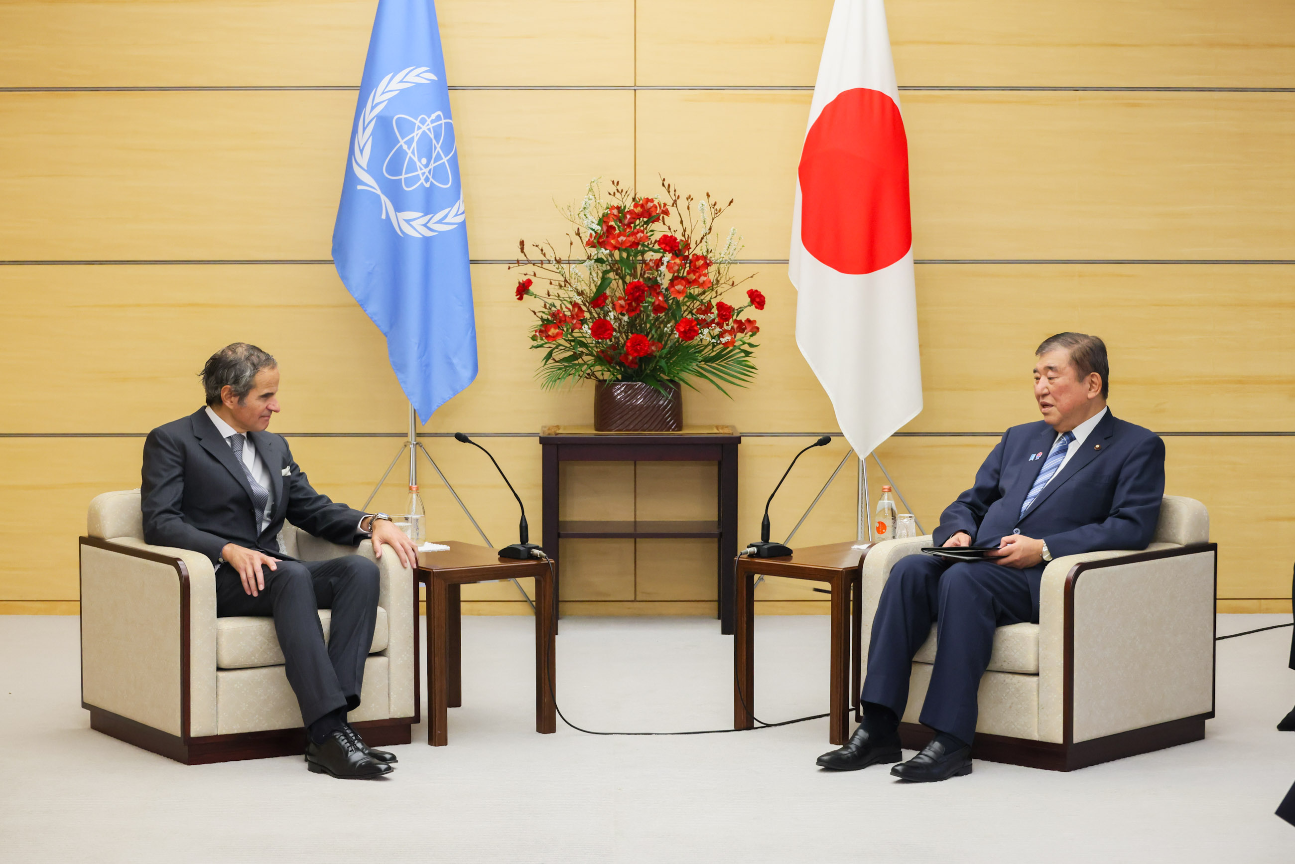 石破首相接受拜会3