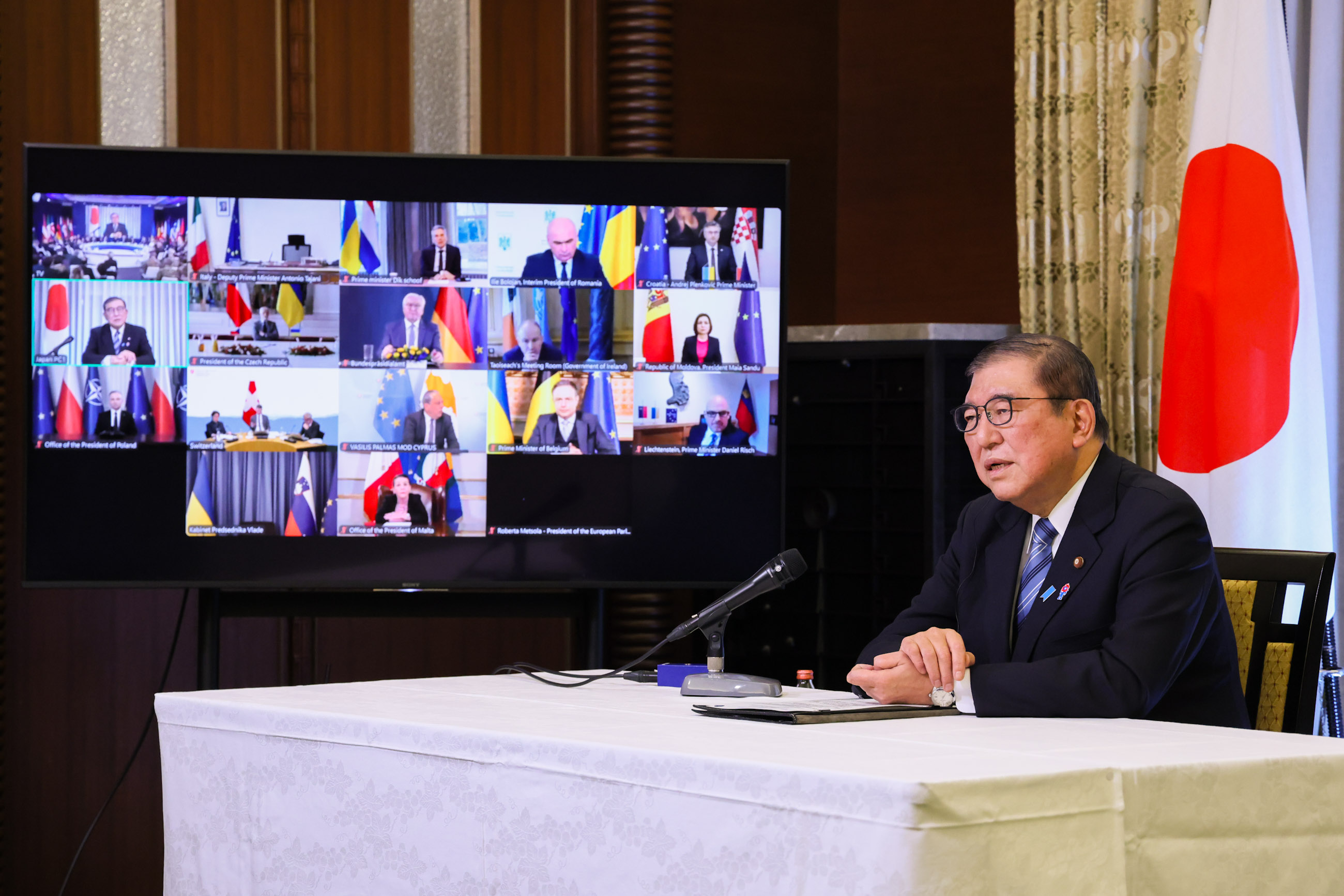 出席关于支持乌克兰的首脑视频会议