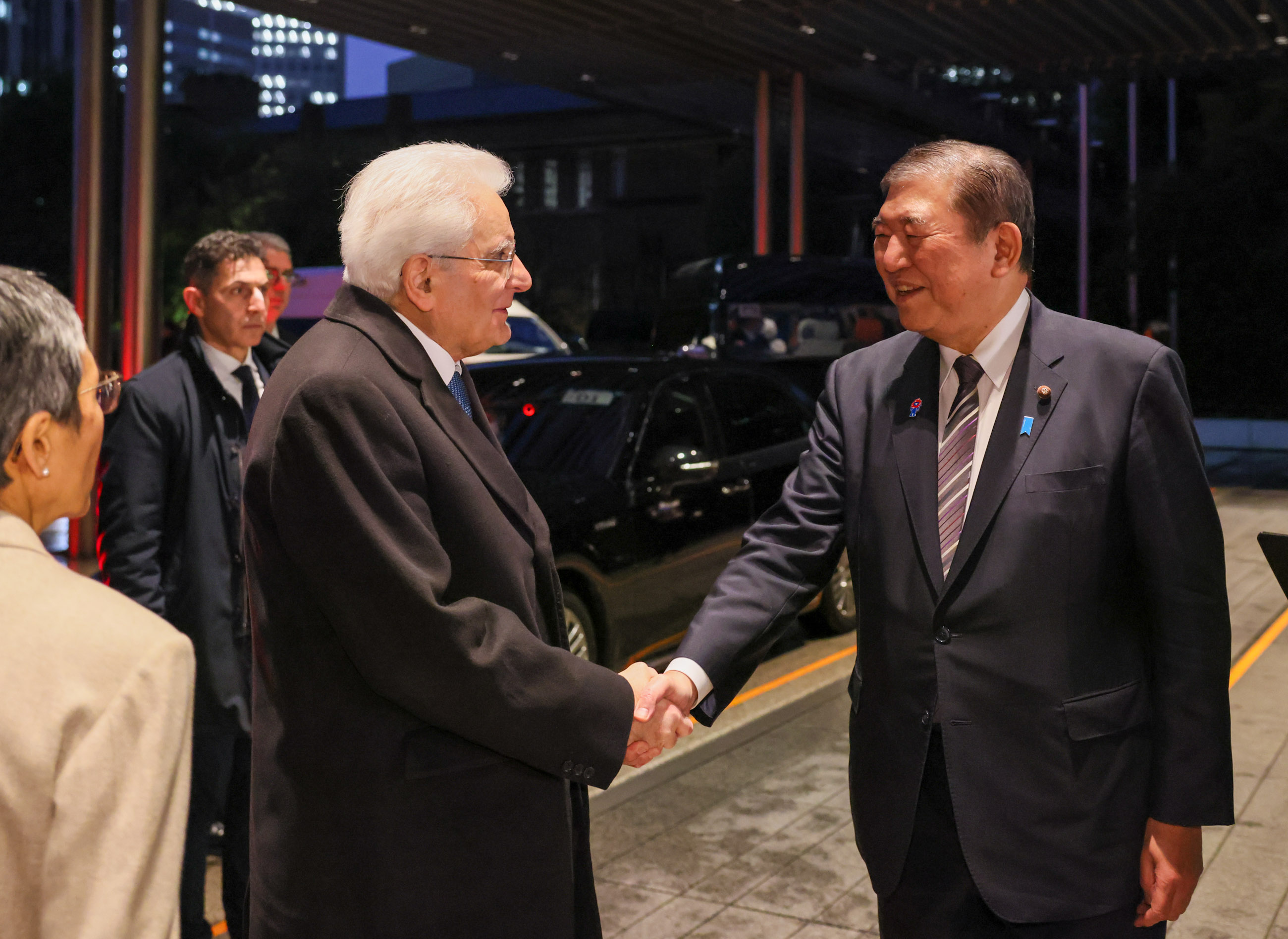 石破首相迎接马塔雷拉总统