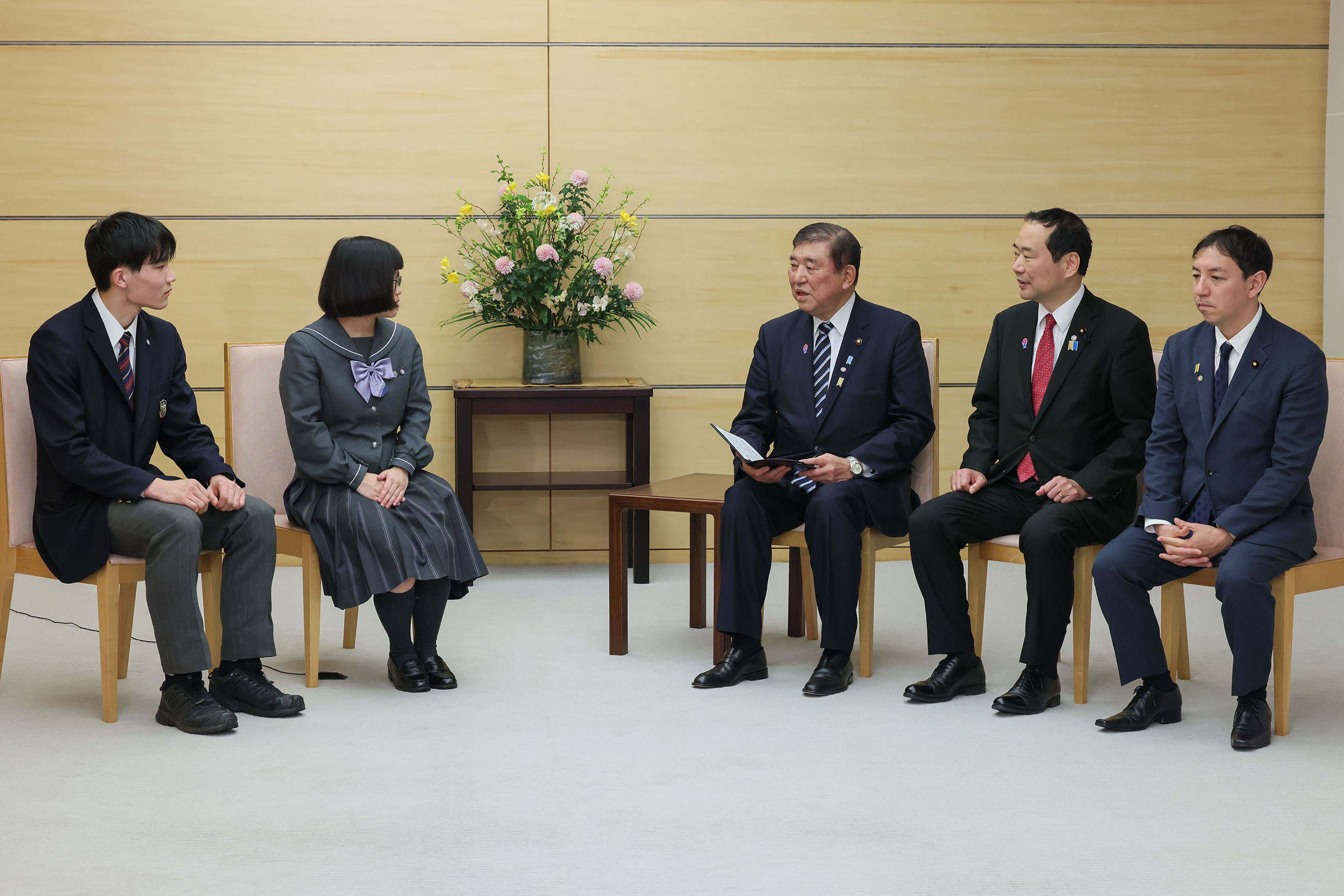 石破首相接受拜会2