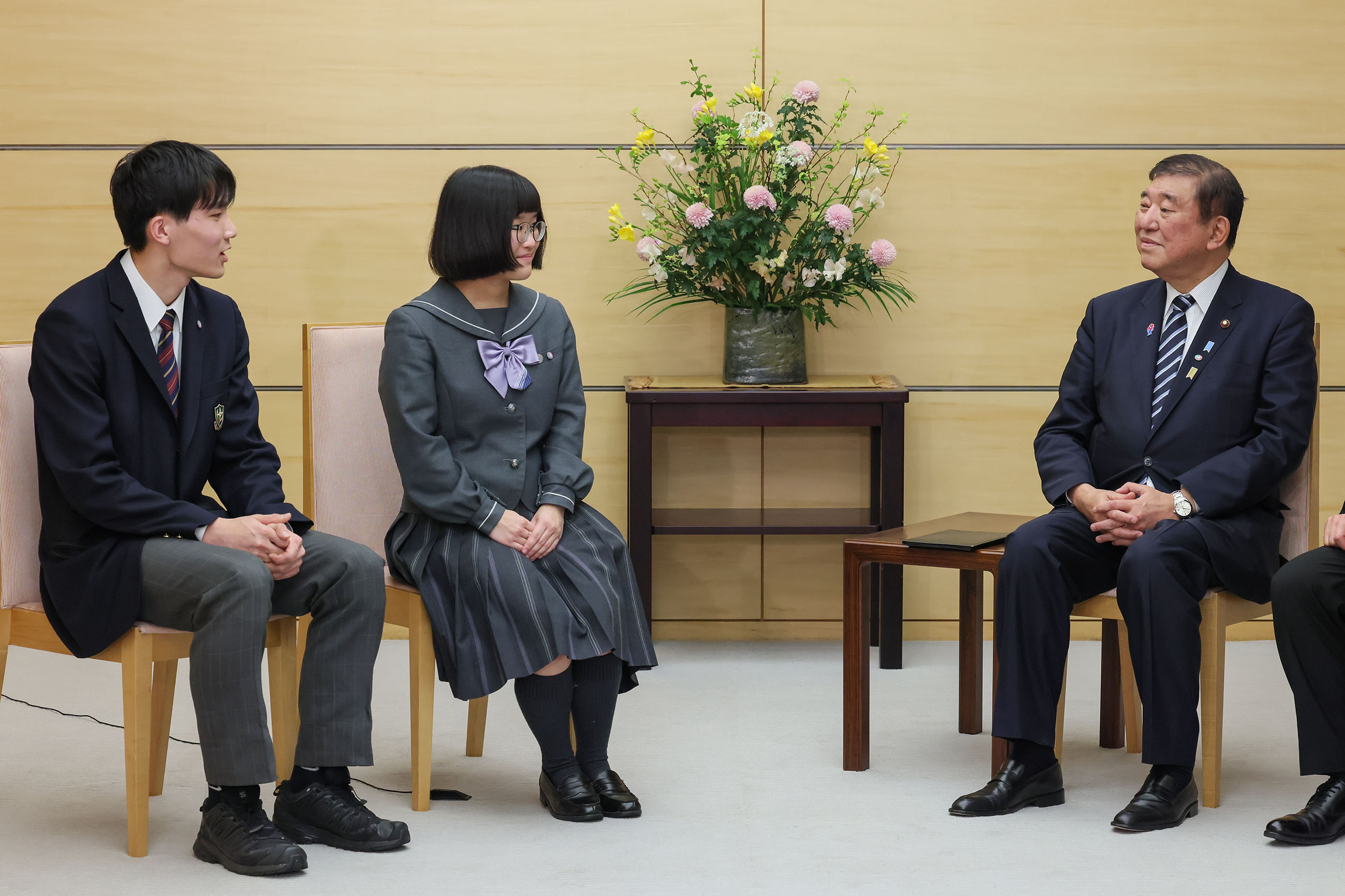 石破首相接受拜会3