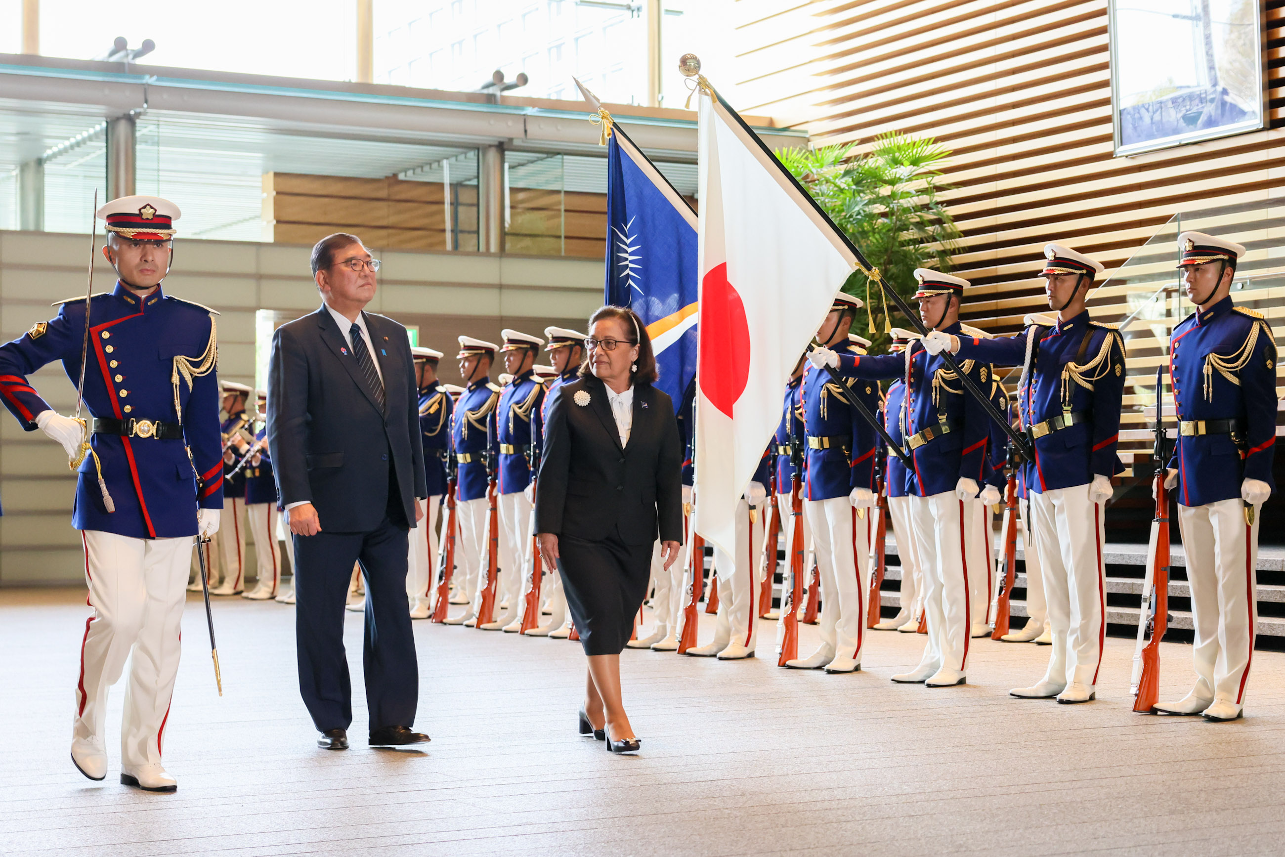 在仪仗队的荣誉礼和迎宾仪式3