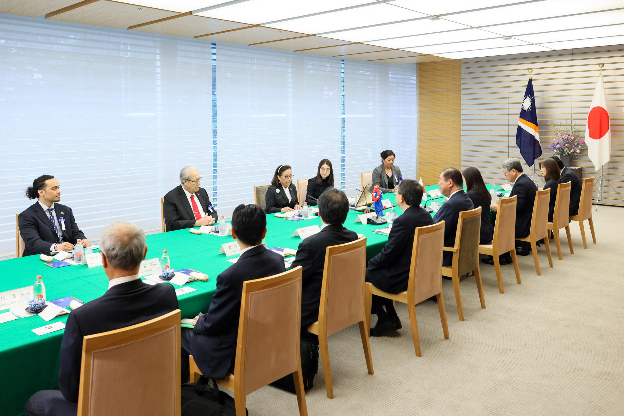 日本马绍尔群岛首脑会谈4