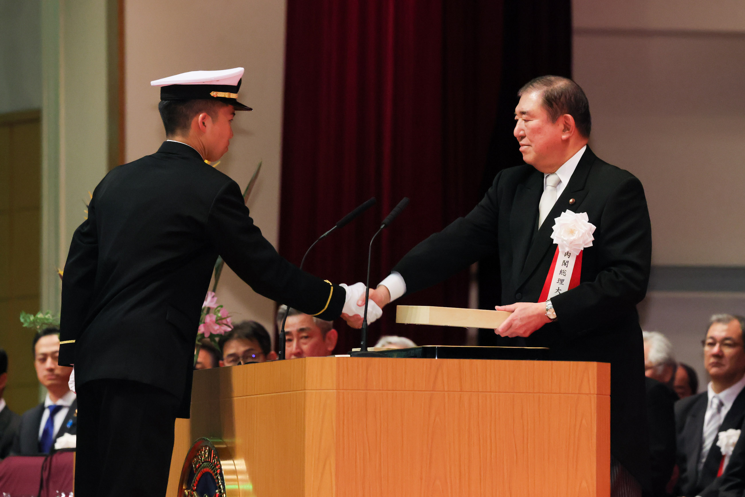 石破首相出席任命和宣誓就职仪式5