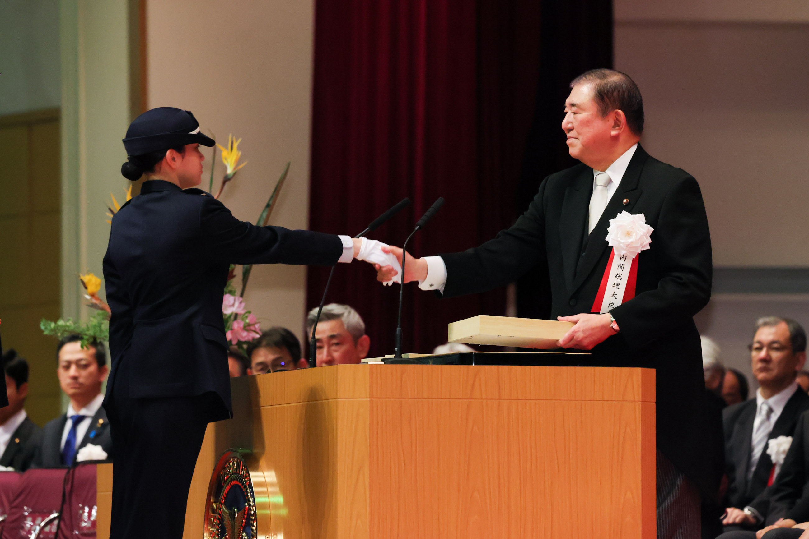 石破首相出席任命和宣誓就职仪式6