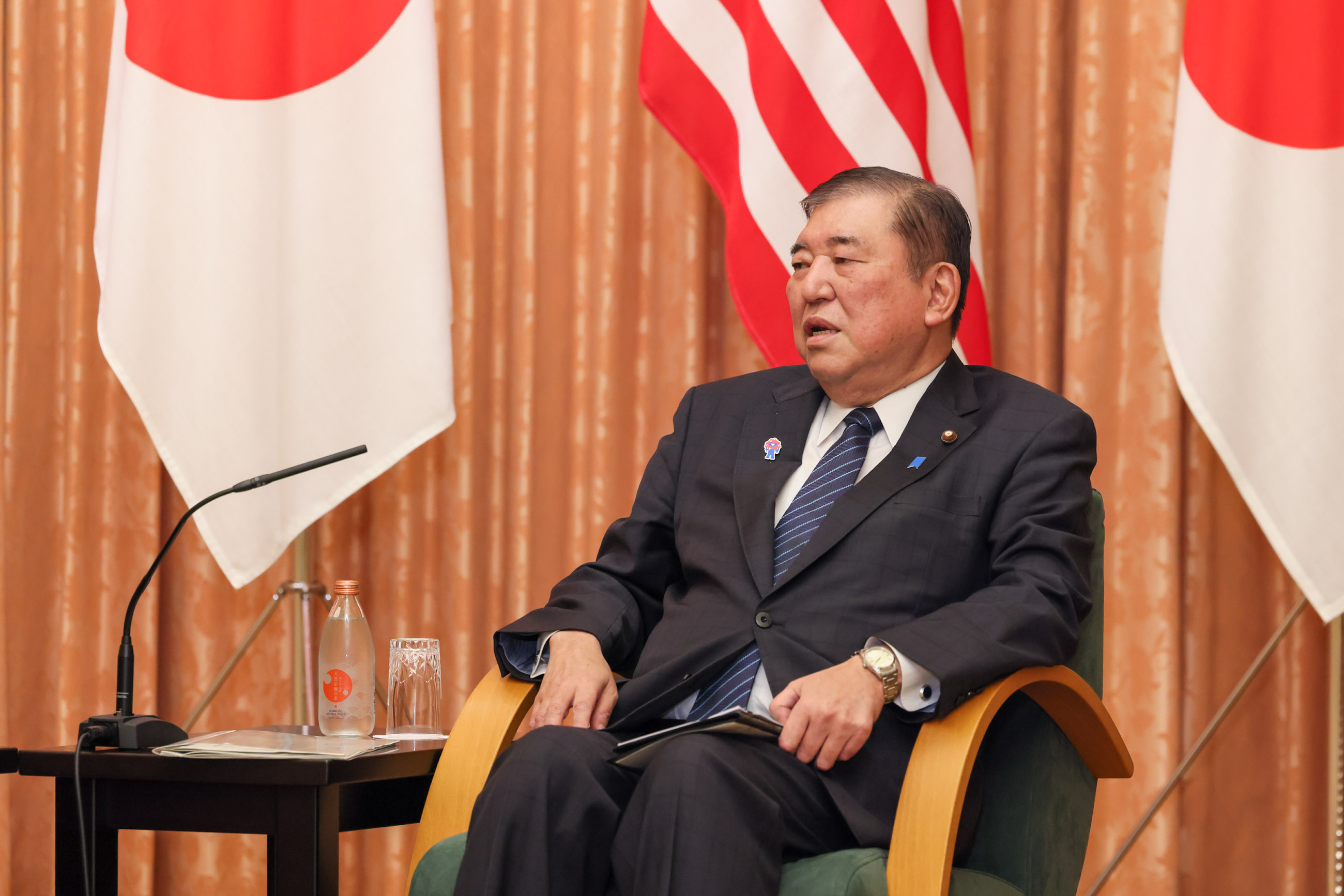 石破首相接受拜会5