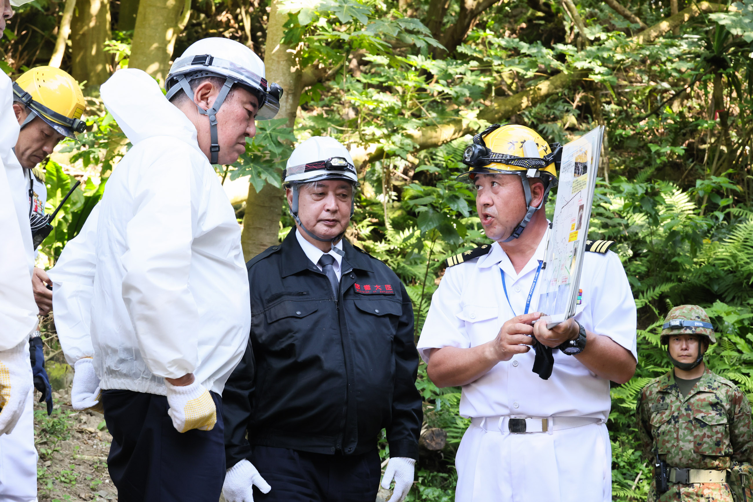 石破首相参观兵团司令部战壕4