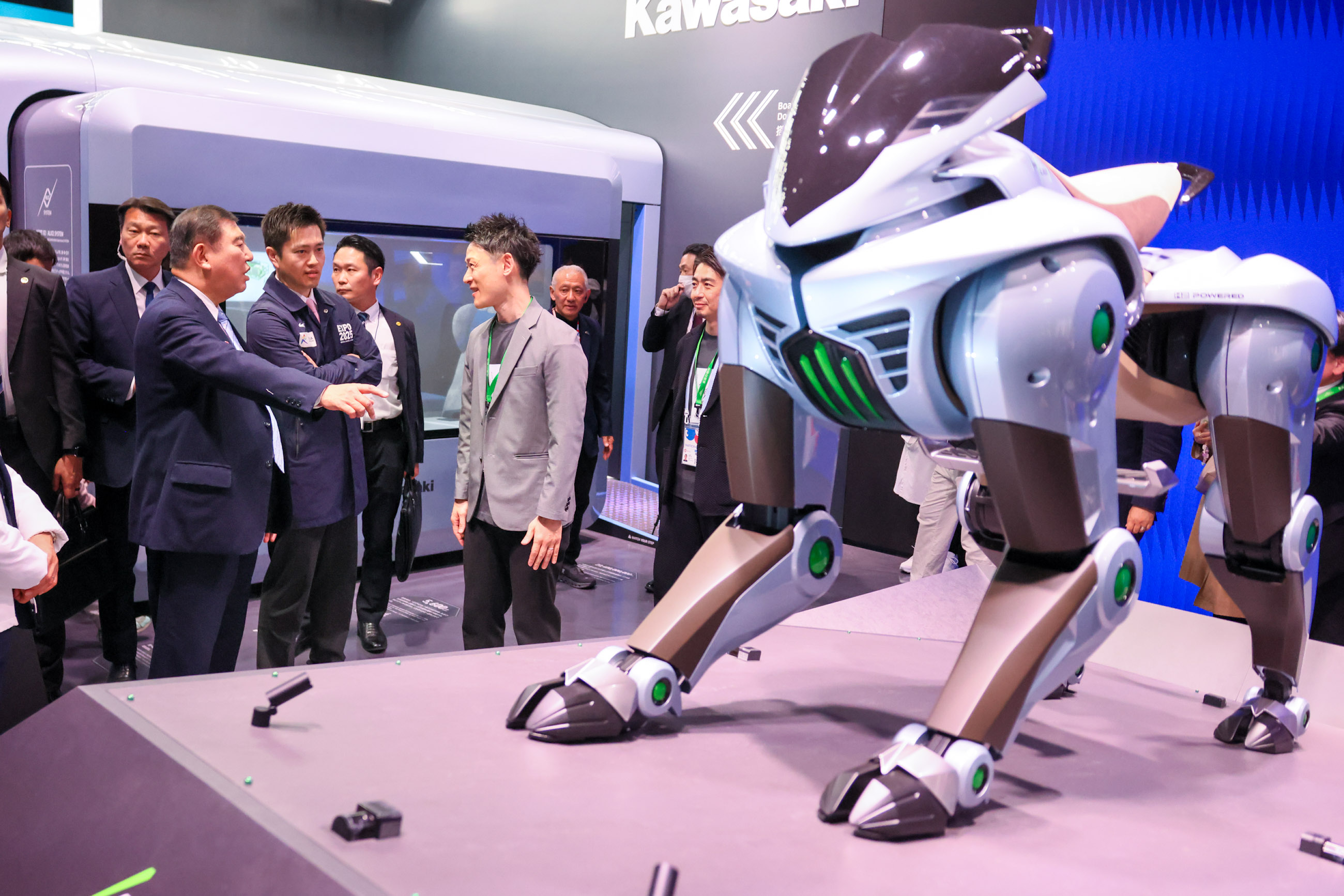 石破首相视察“未来城市”展馆5