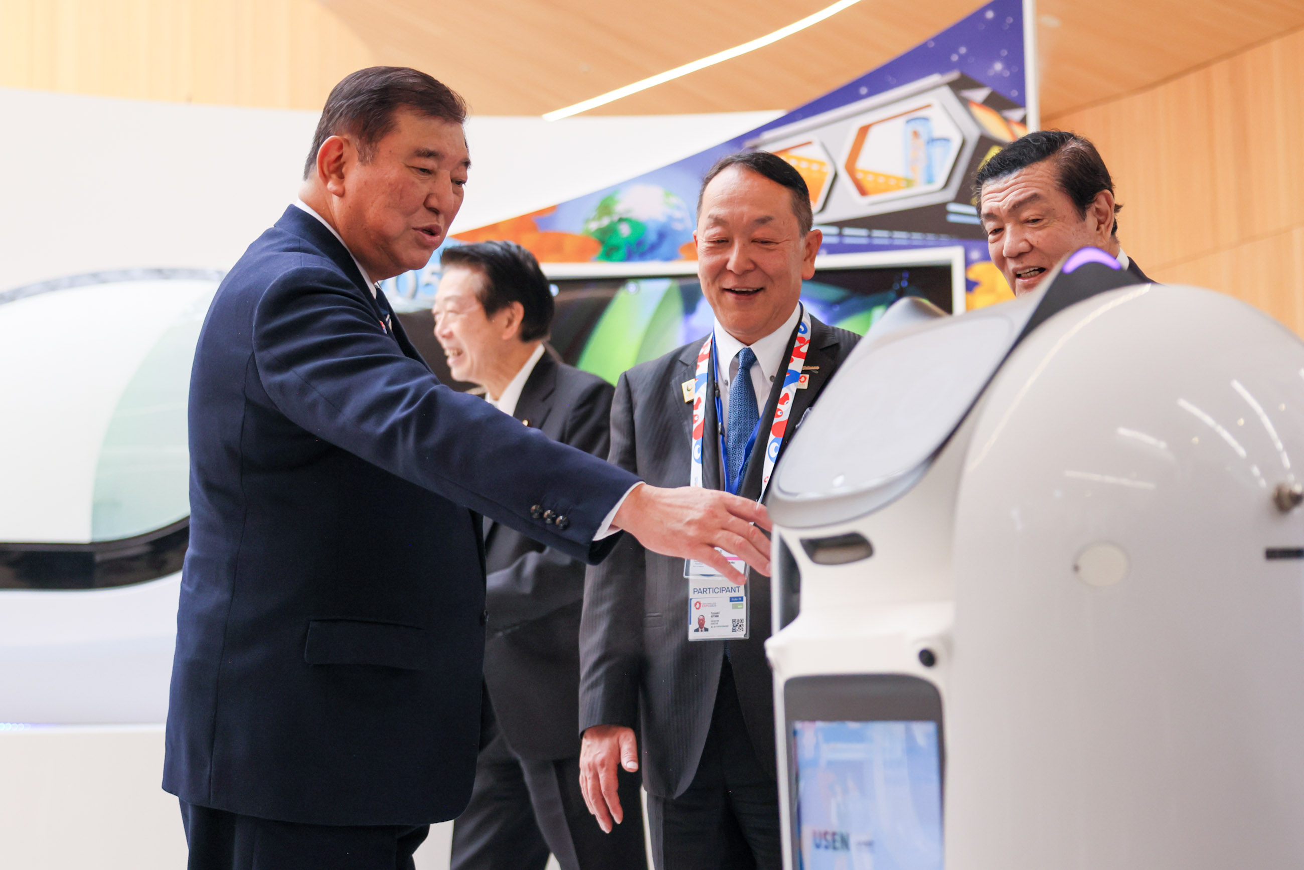 石破首相视察大阪健康馆3