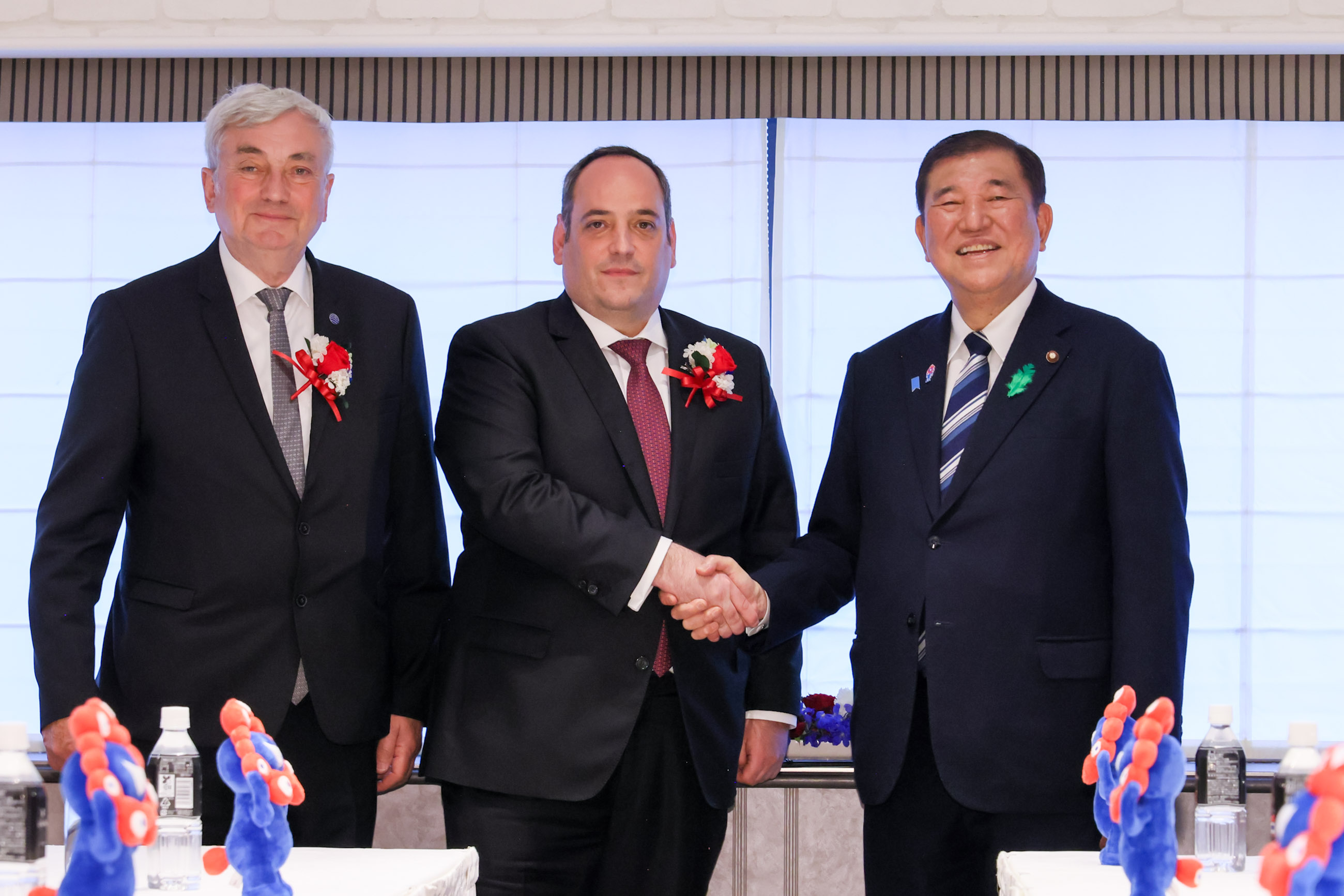 石破首相会见国际展览局秘书长科肯切斯1