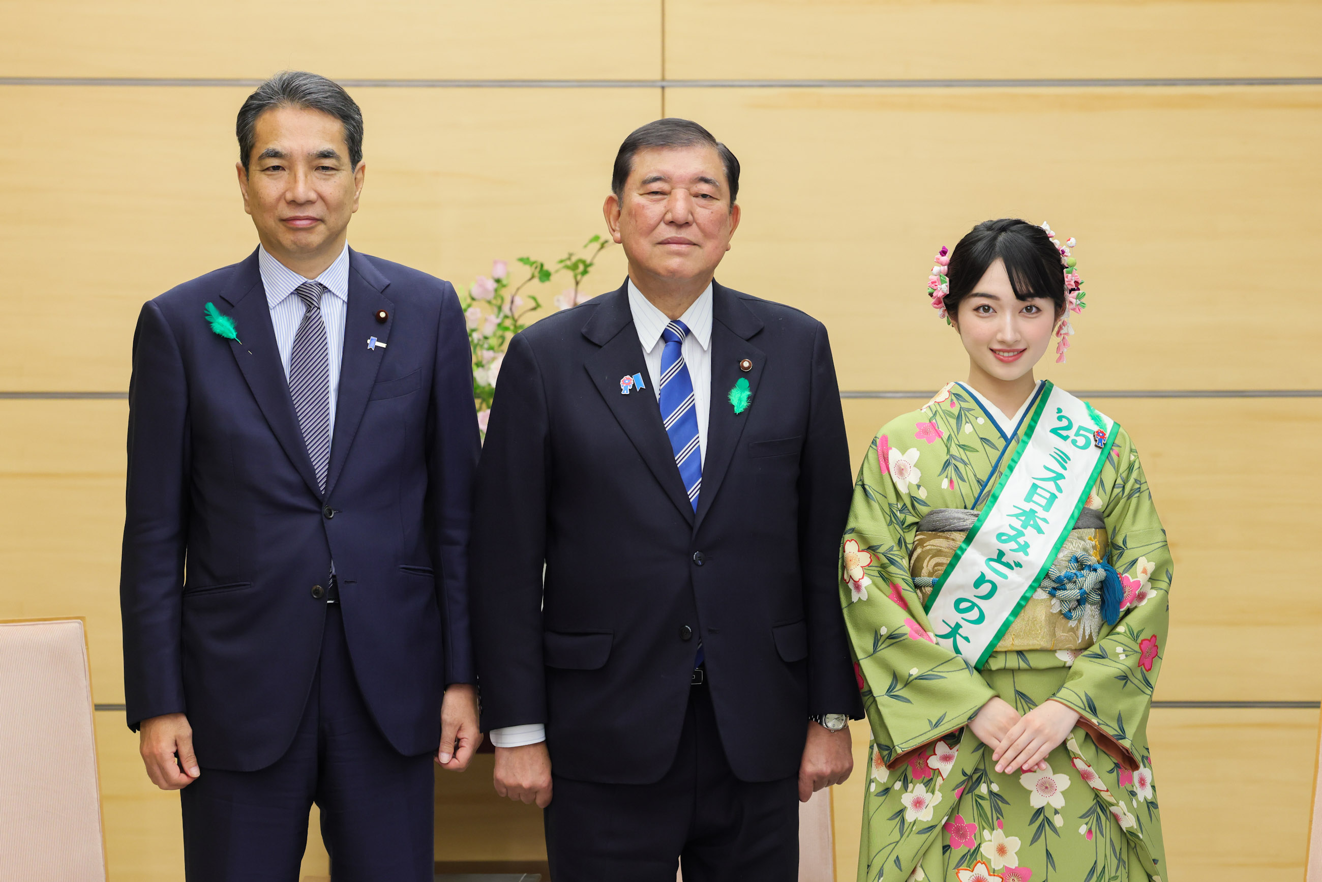 石破首相接受拜会5