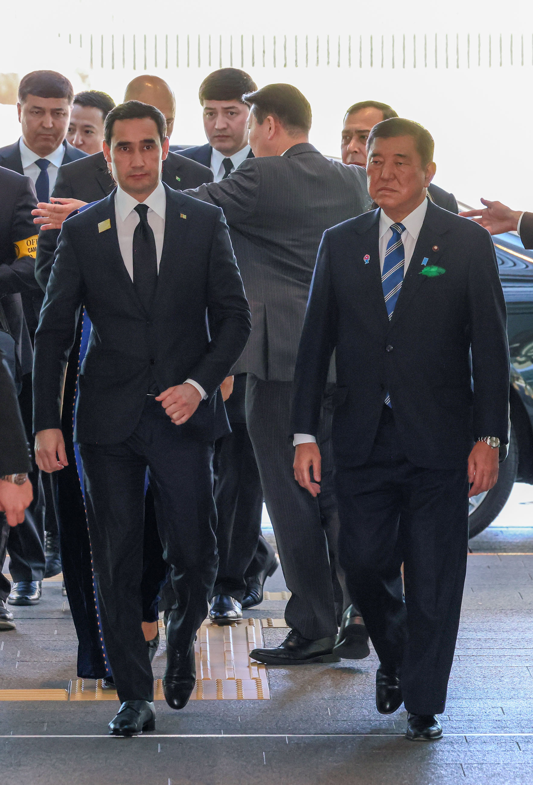 石破首相迎接别尔德穆哈梅多夫总统2