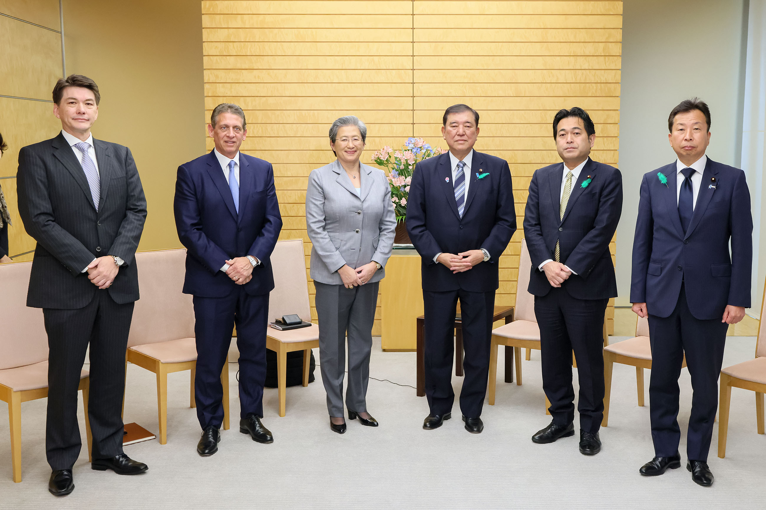 会见AMD公司董事会主席兼首席执行官苏姿丰