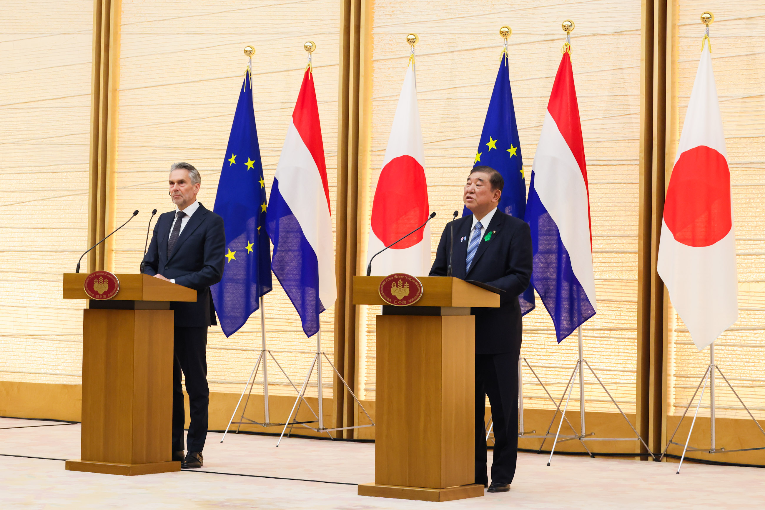 联合记者发布会3