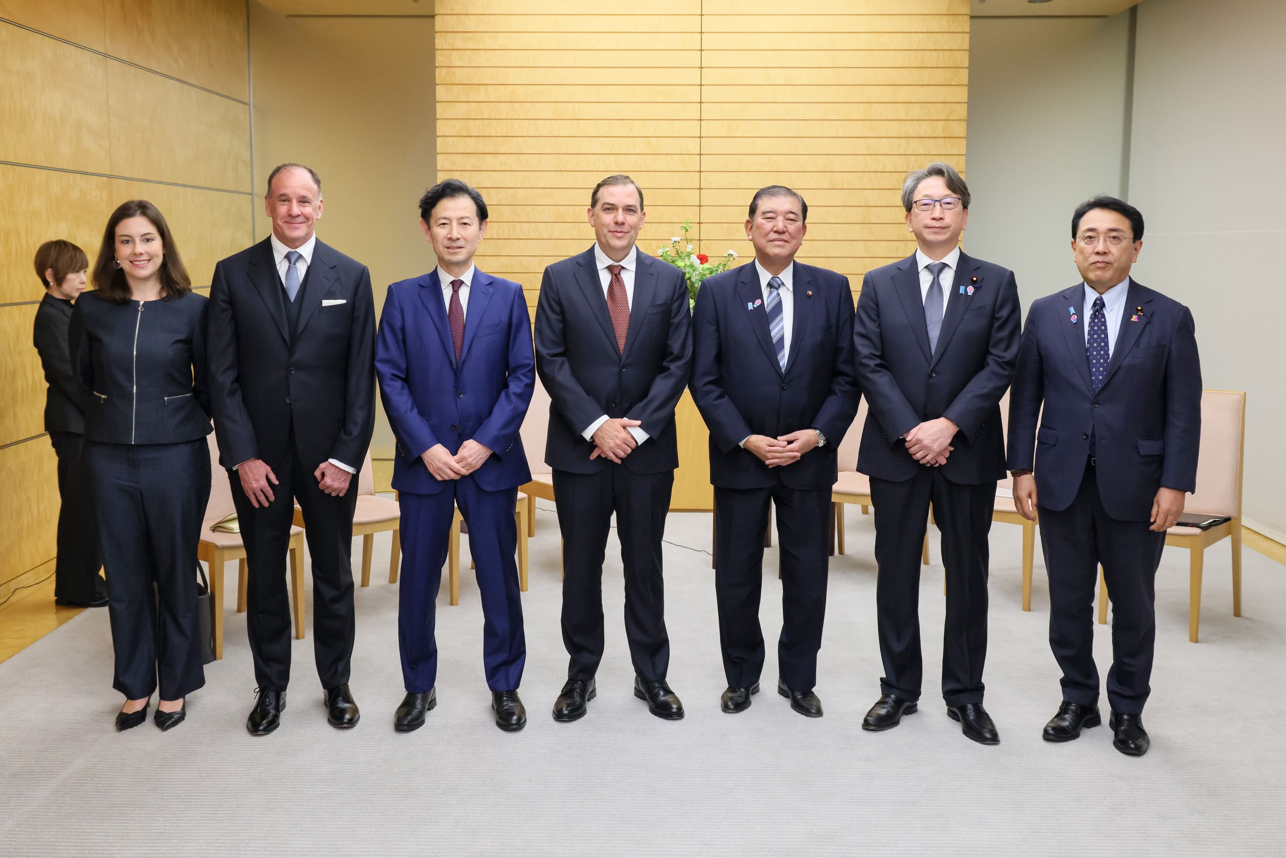 会见亚马逊云科技首席执行官加尔曼