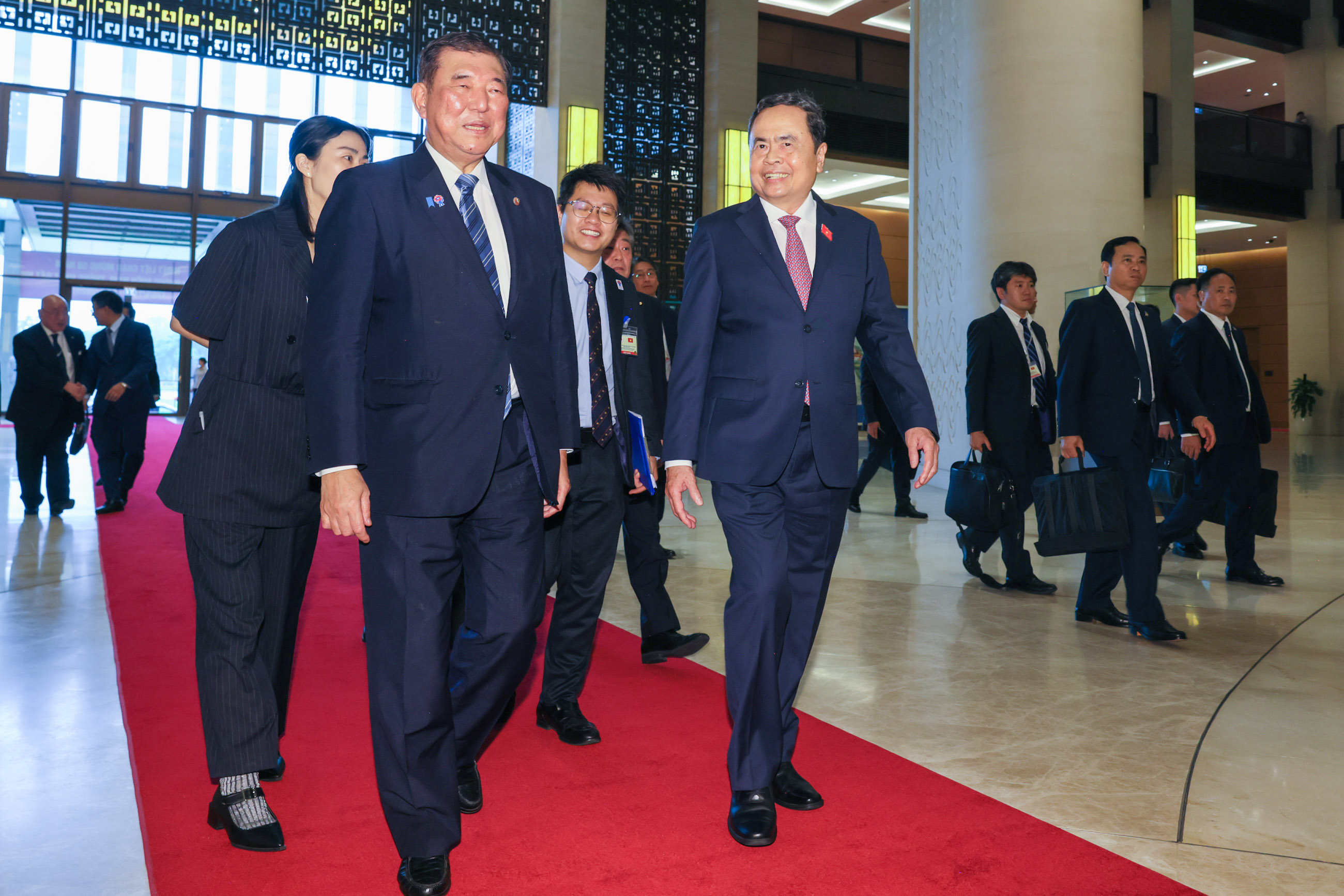 与陈青敏国会主席举行会谈3