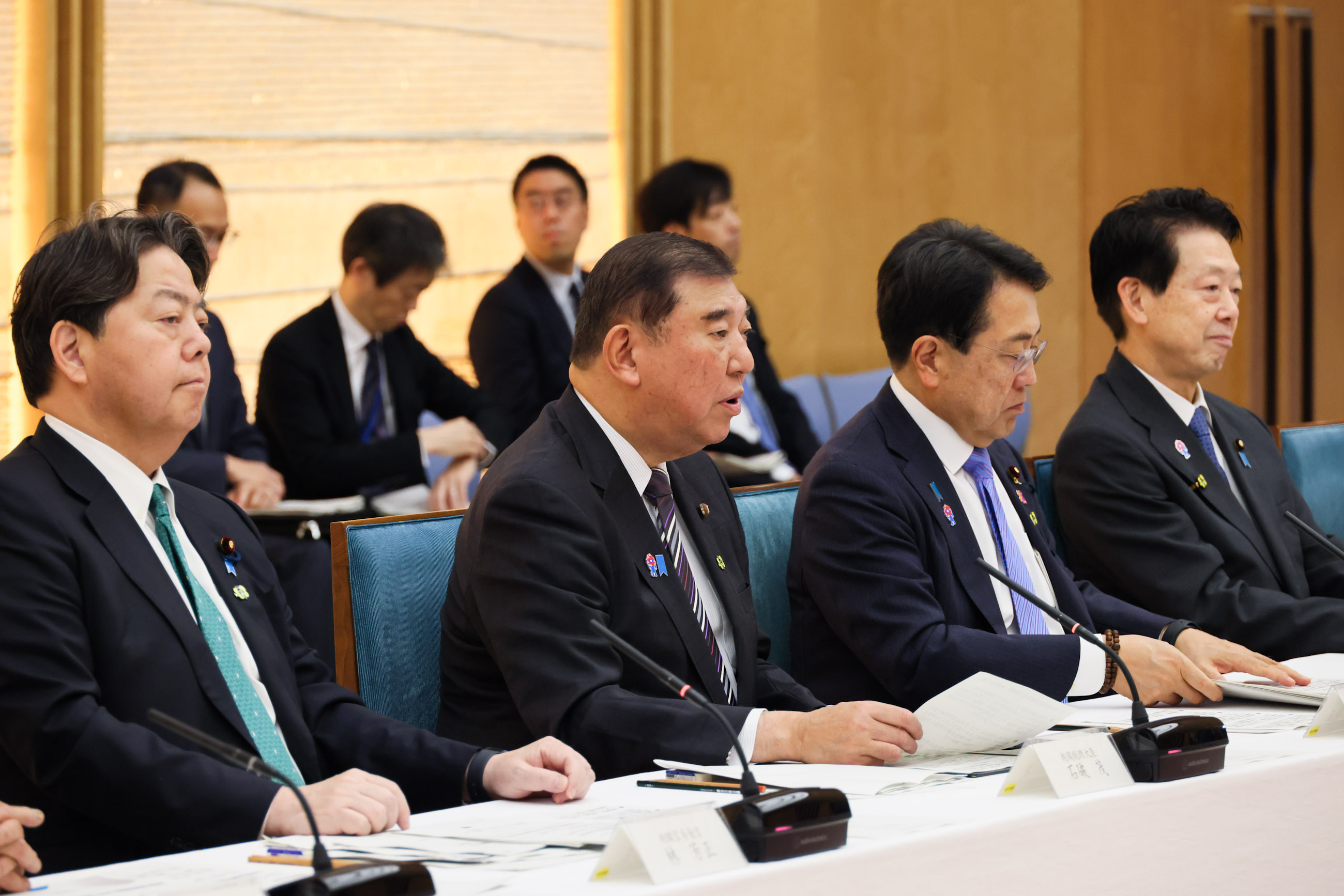 召开有关美国关税措施的综合对策总部会议