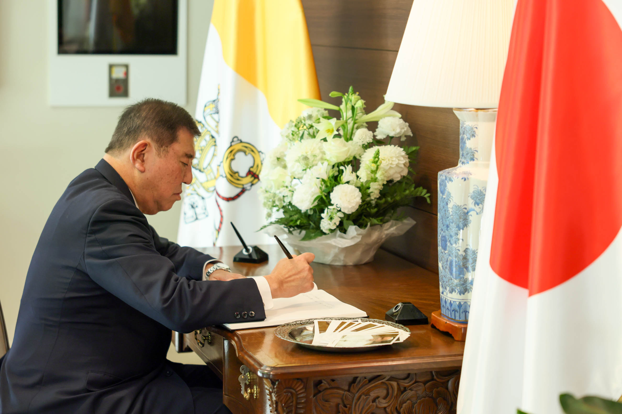 吊唁罗马教皇方济各台下逝世