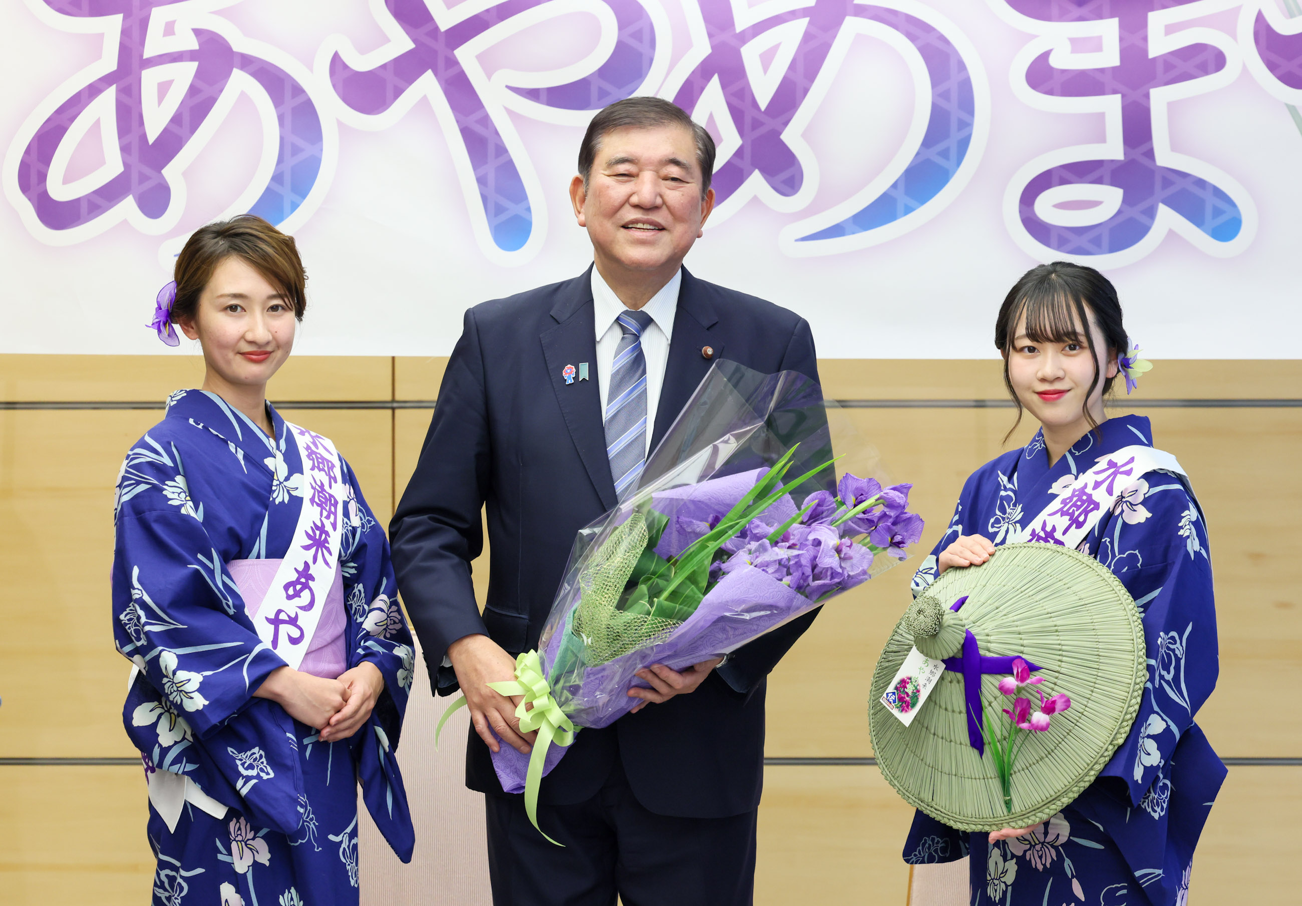 石破首相接受拜会3