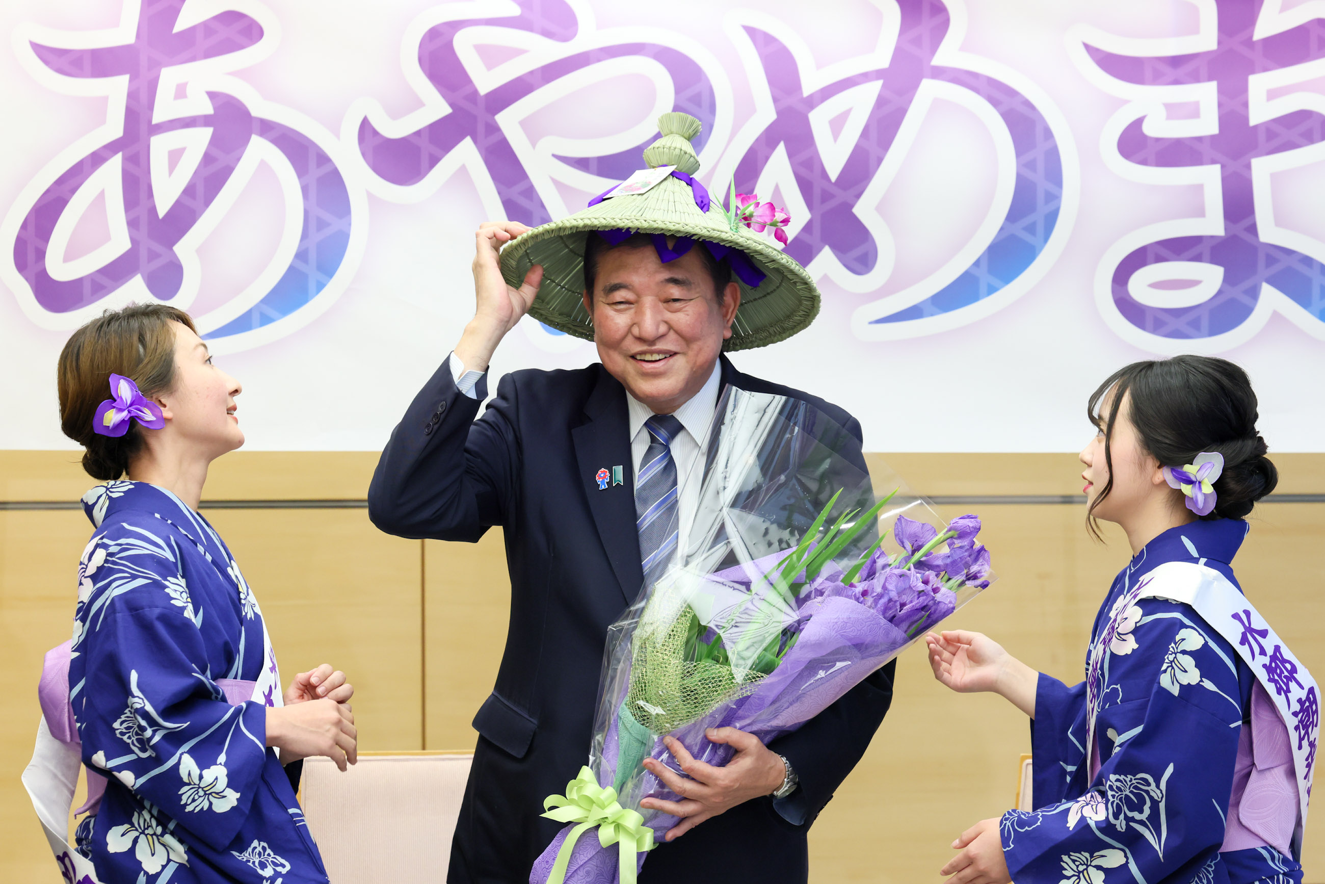 石破首相接受拜会4