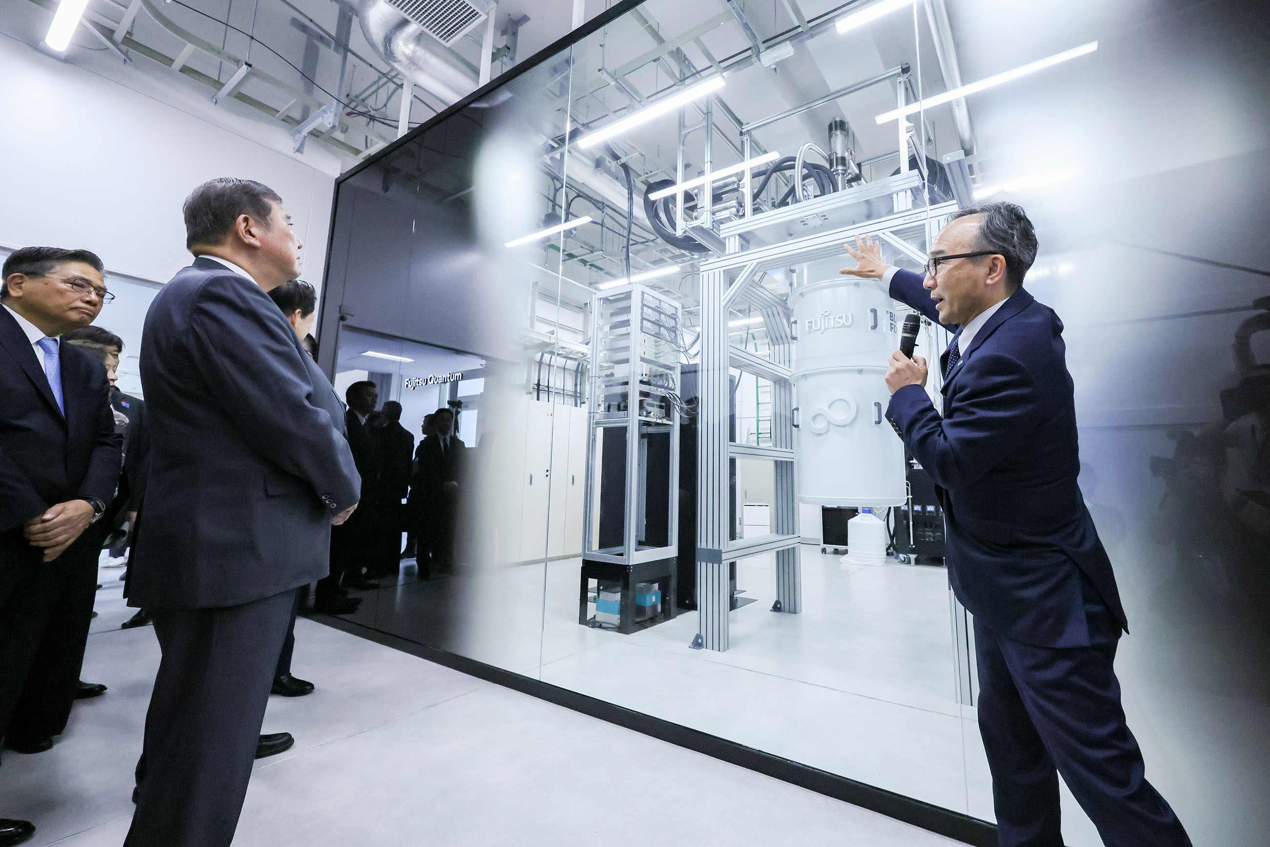 石破首相视察G-QuAT6