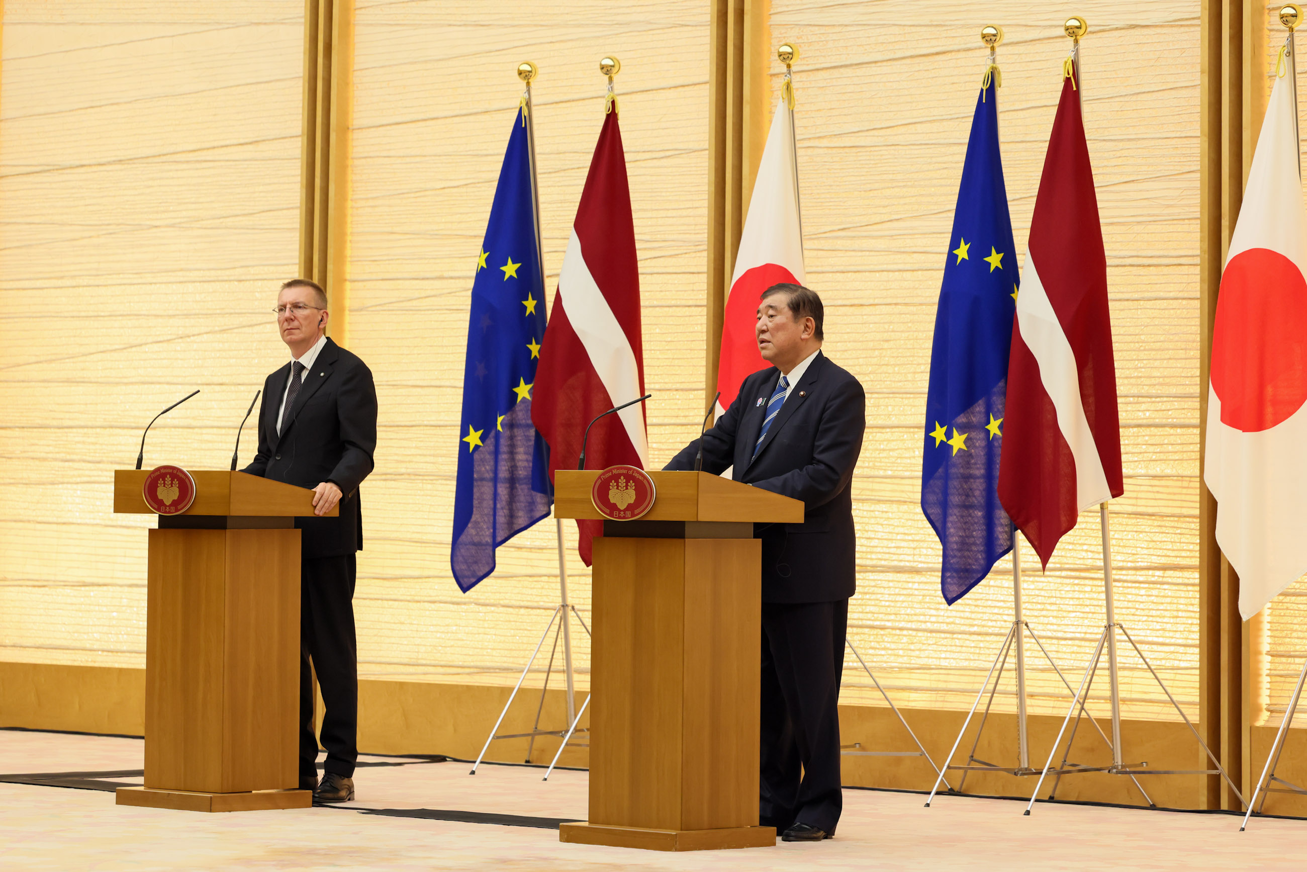 联合记者发布会3