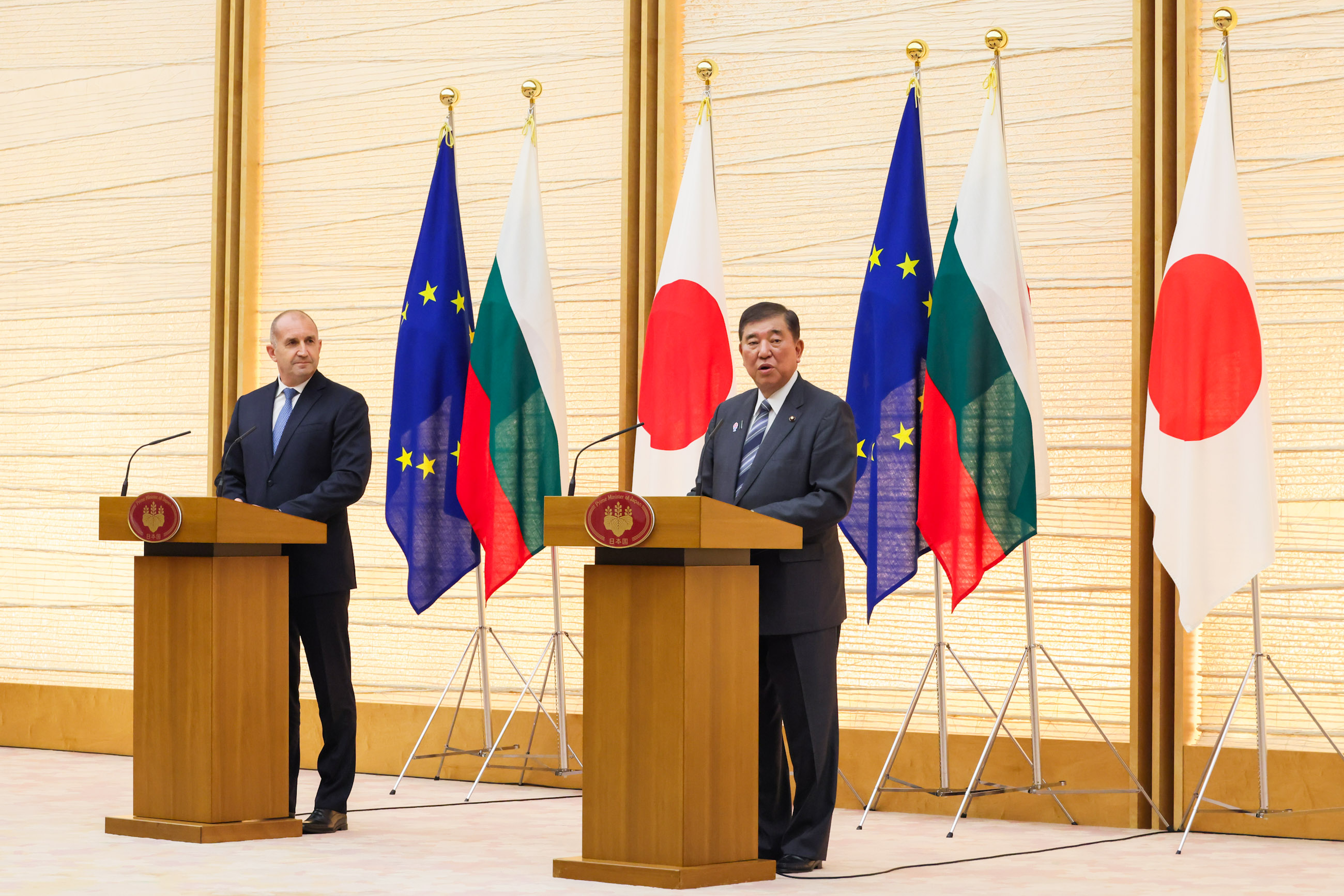 联合记者发布会3