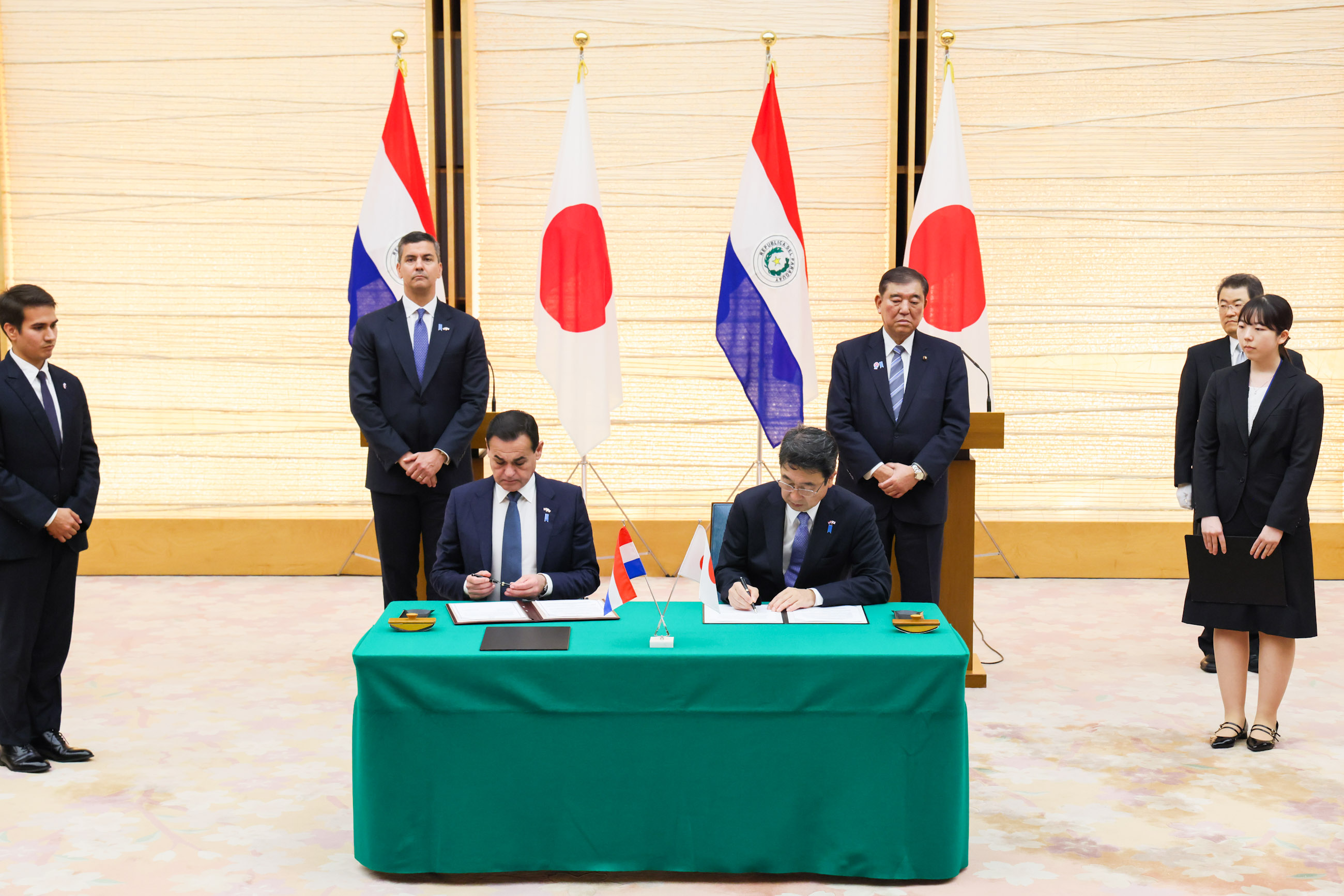 文件签署与交换仪式1